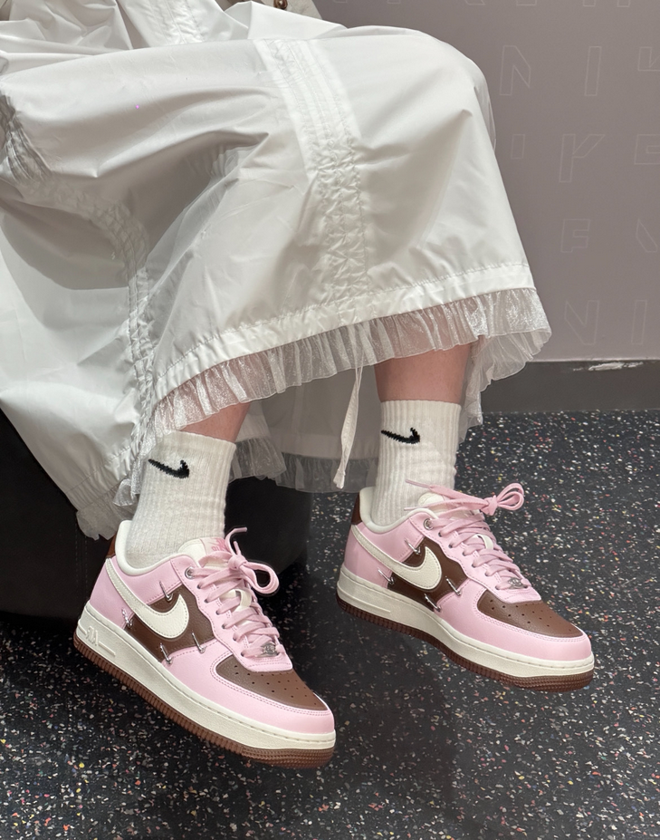 【預訂】NIKE AIR FORCE 1 07 LX 粉啡白（泫雅款）-WOMEN