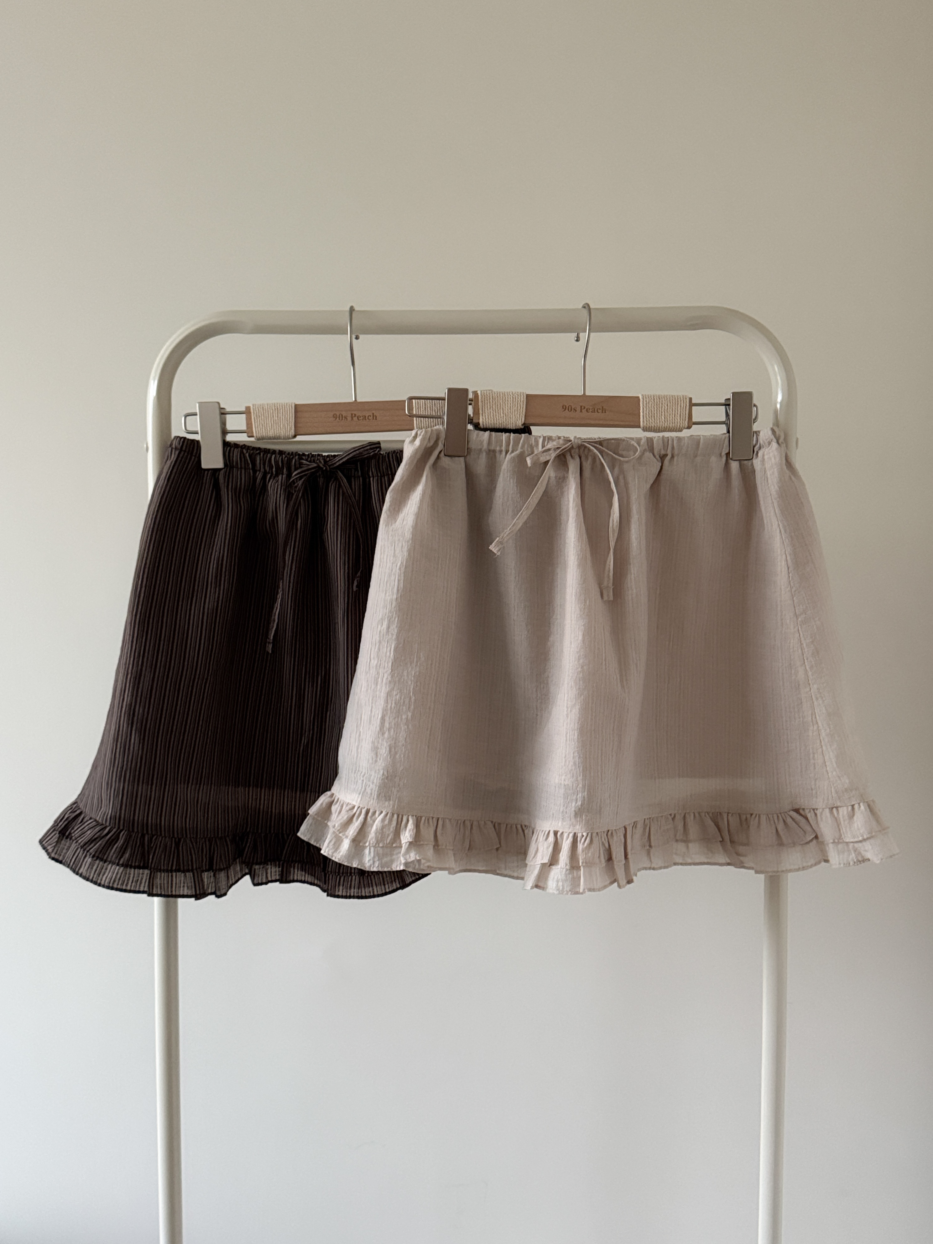 復古女孩的ruffle skirt