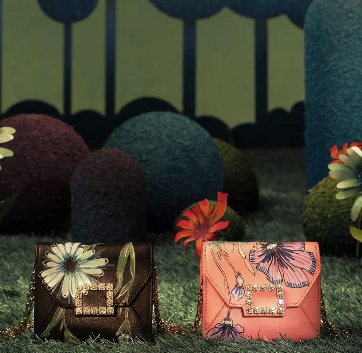 Roger Vivier RV Miss Vivier Blossom Strass Buckle chain Bag pink