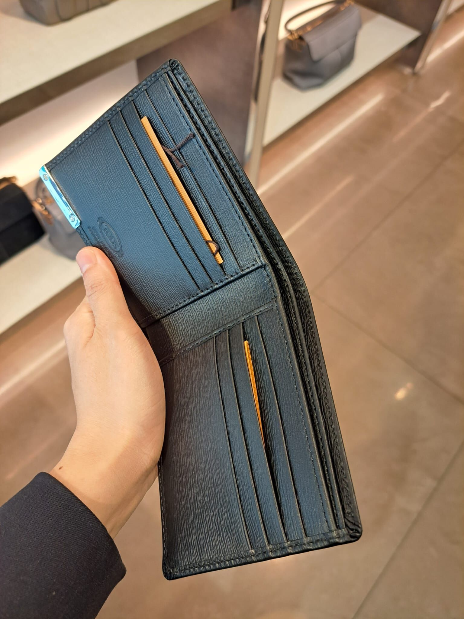 Tods Foglio Barretta Bi-fold wallet 2 colors