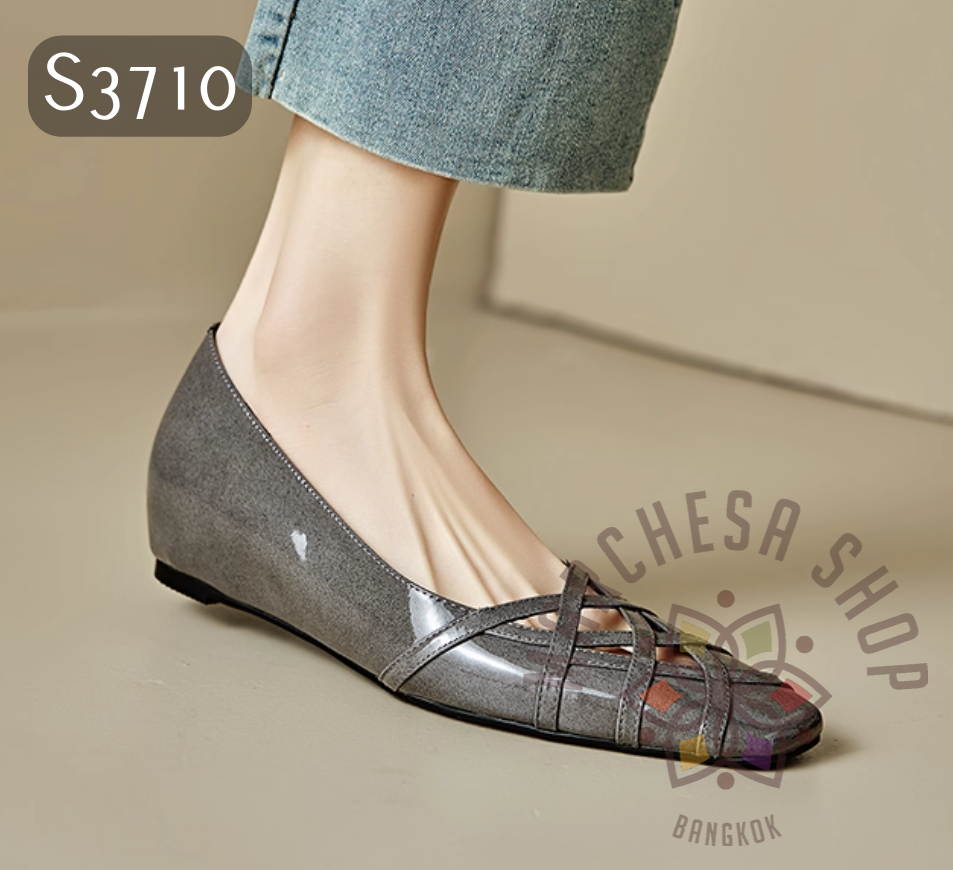 S3710 - 頭層羊漆皮鏤空尖頭平底鞋