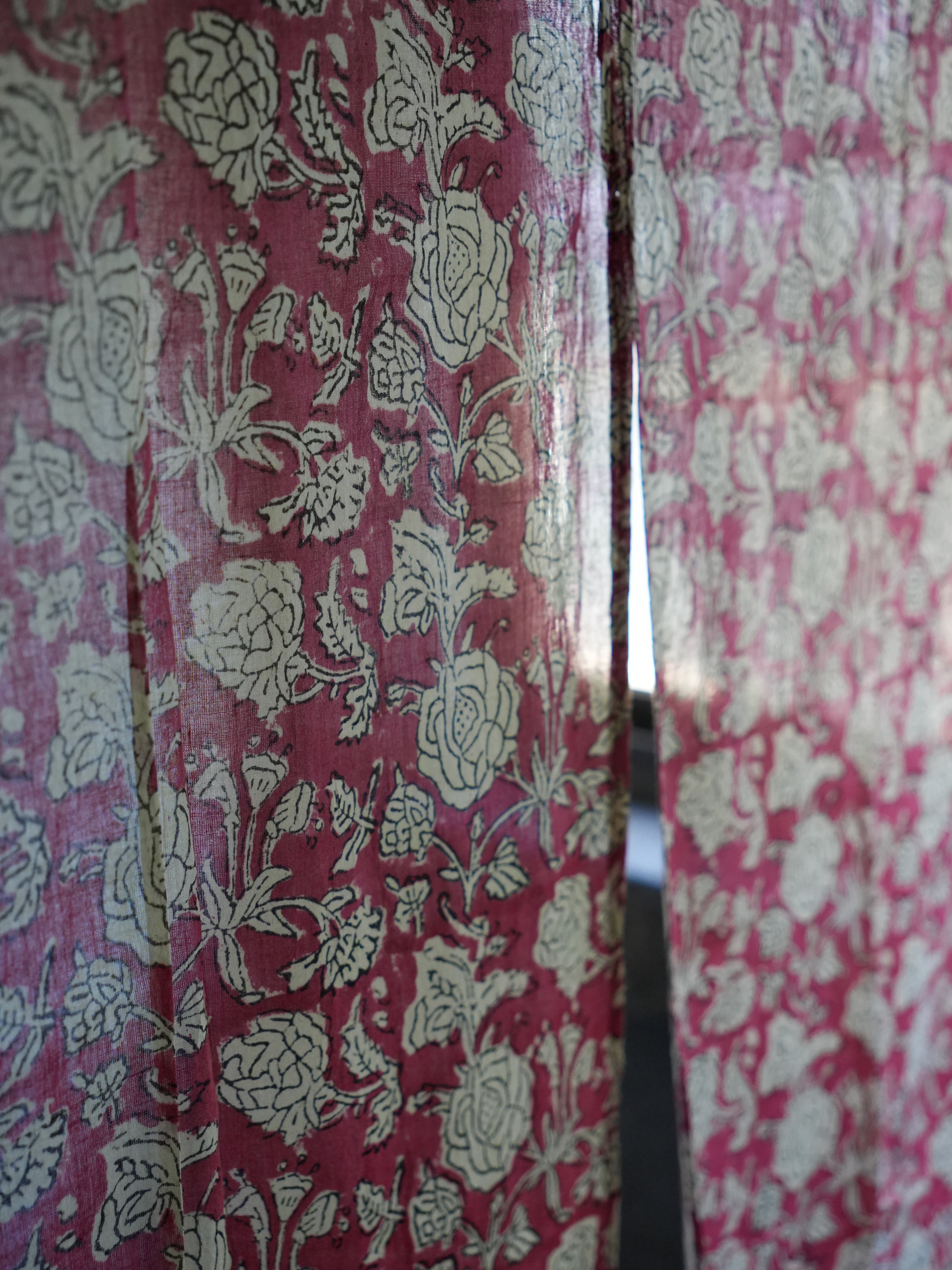 印度蓋染門簾 紅底繁花