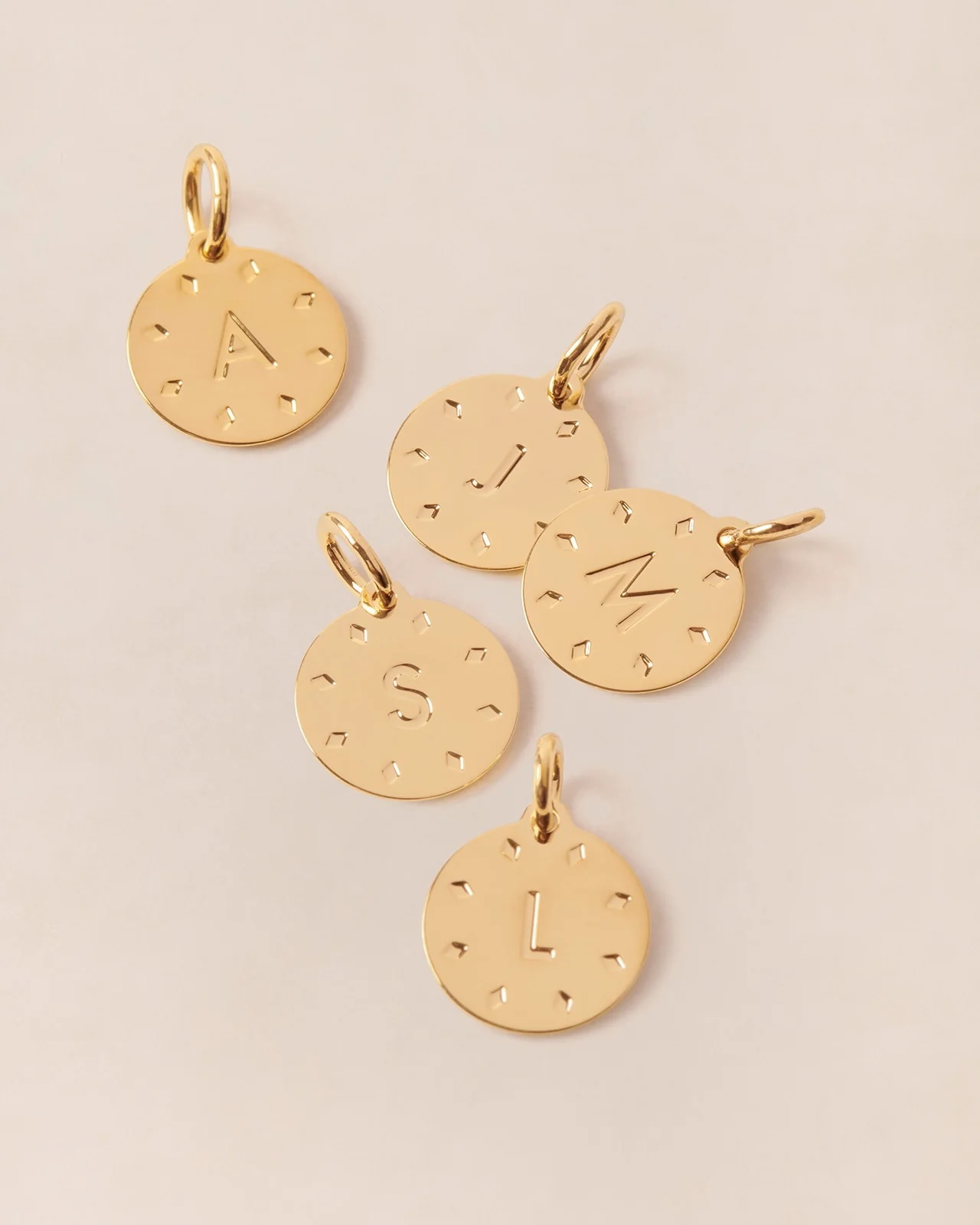 Initial Medal — Gold-Plated 24K, 10mm | émoi émoi