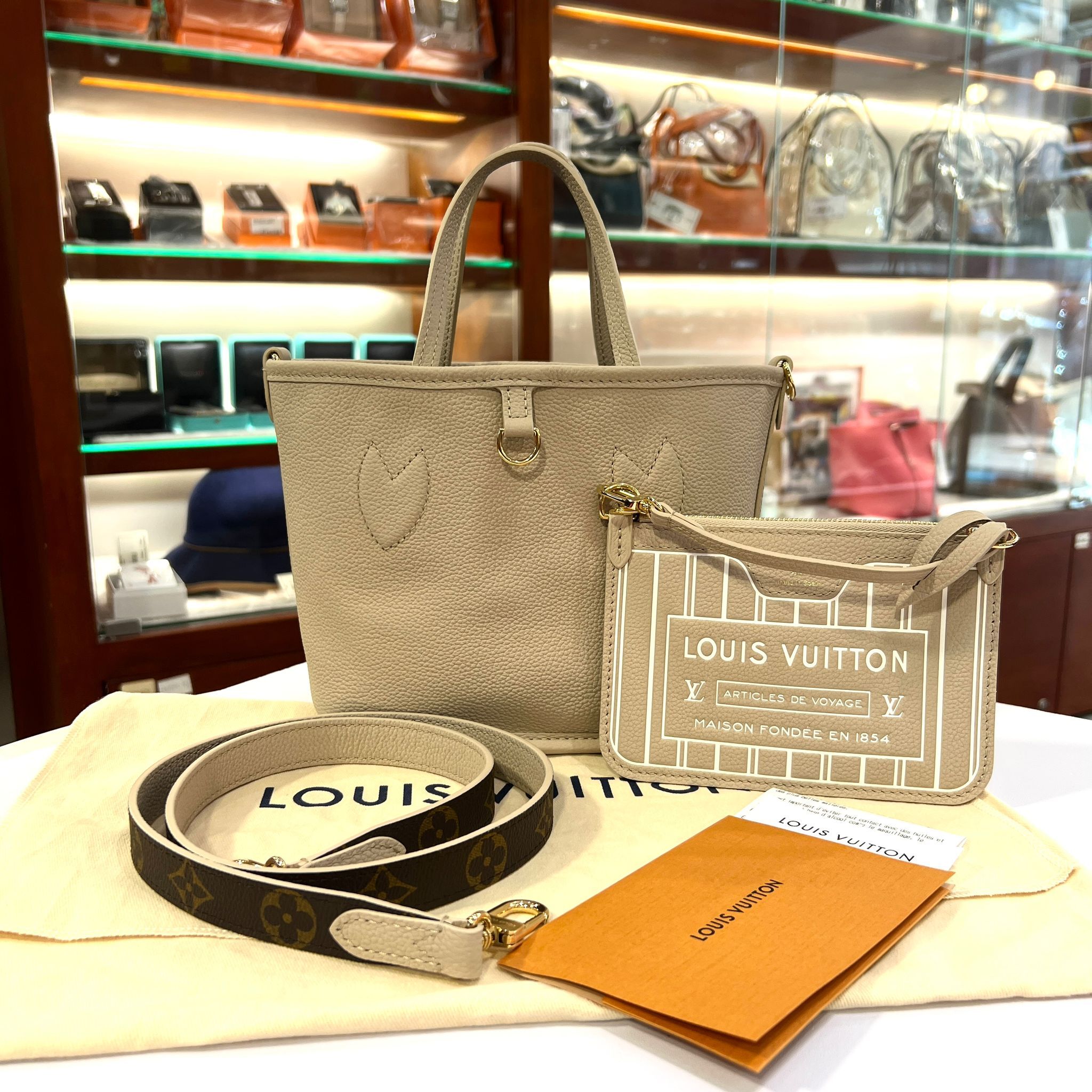 門市現貨!! 全新 LV 斜背包 M25657 新款 Neverfull Inside Out BB  啡色/灰色雙面 #BRAND NEW#香榭站正品