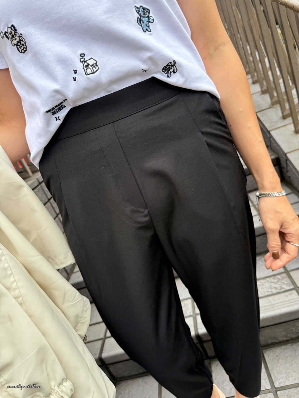 正韓suit俐落後鬆緊休閒縮口褲 (黑)