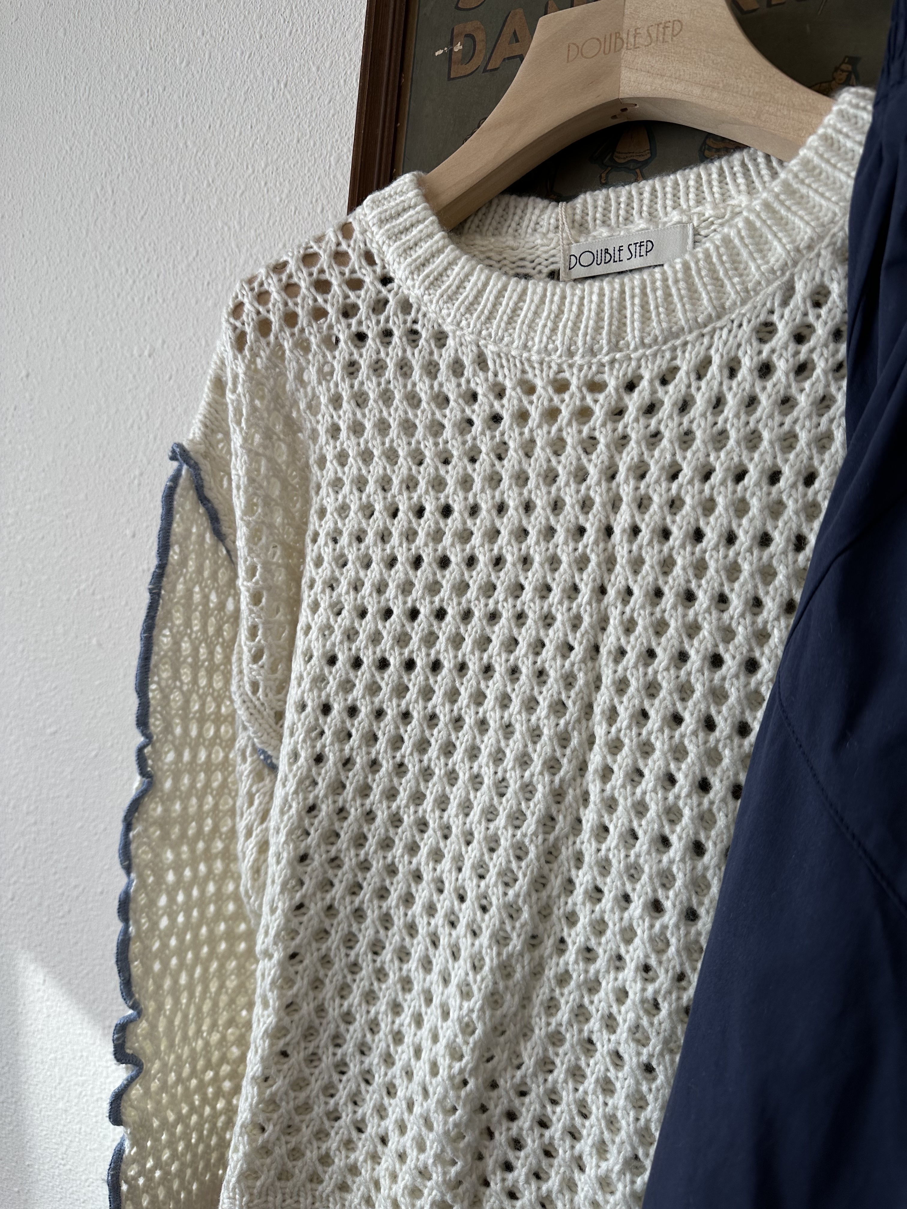 木耳卷邊縷空針織上衣 - BL51413