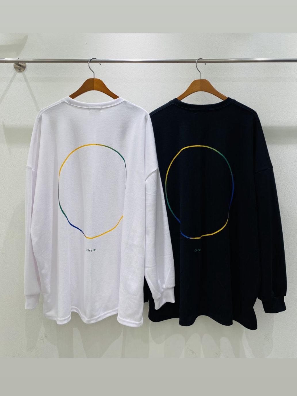 OverSize英文字圖案長袖衫 UNSTANDARD-130T