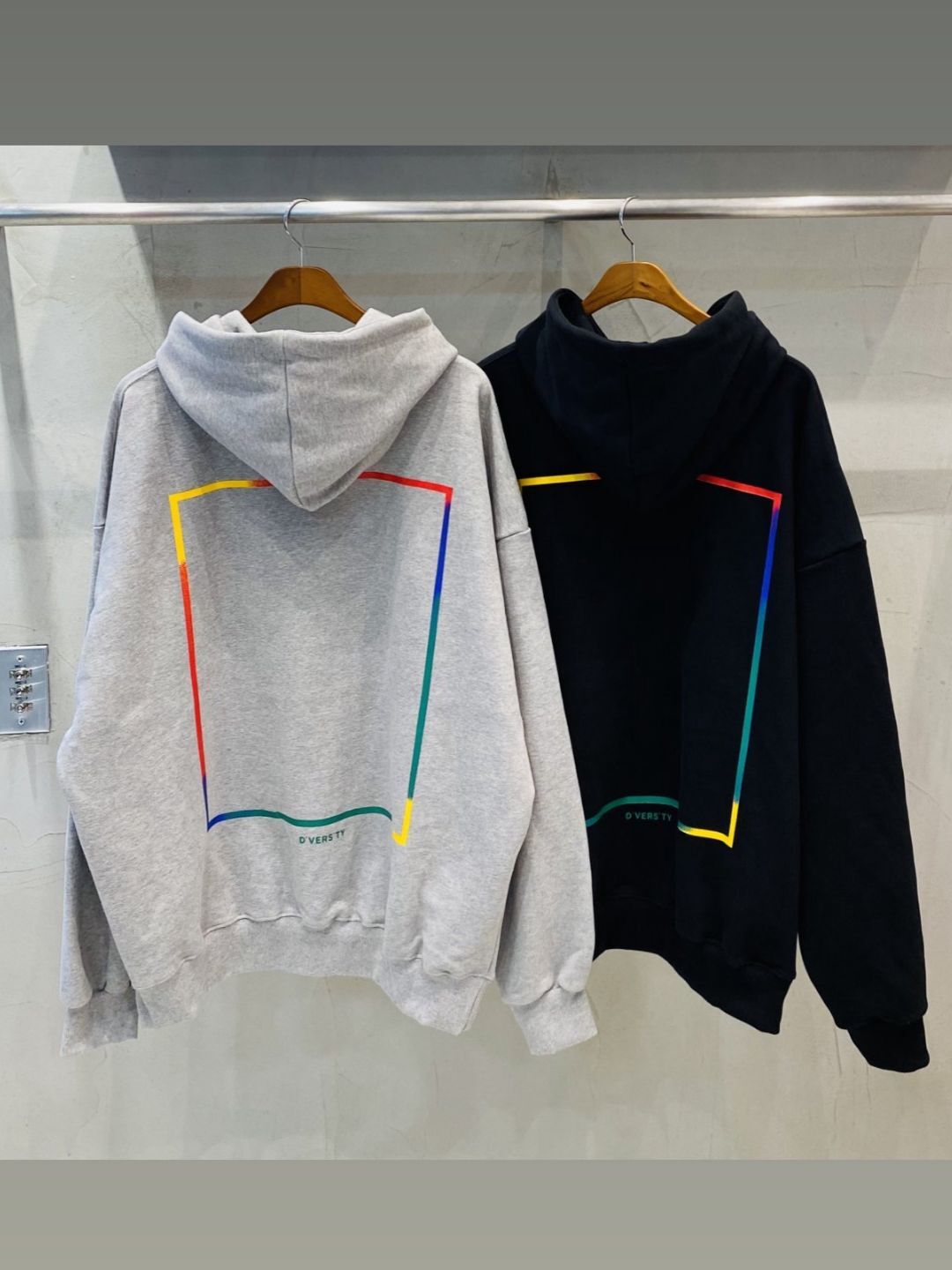 OverSize英文字圖案連帽衛衣 UNSTANDARD-131T