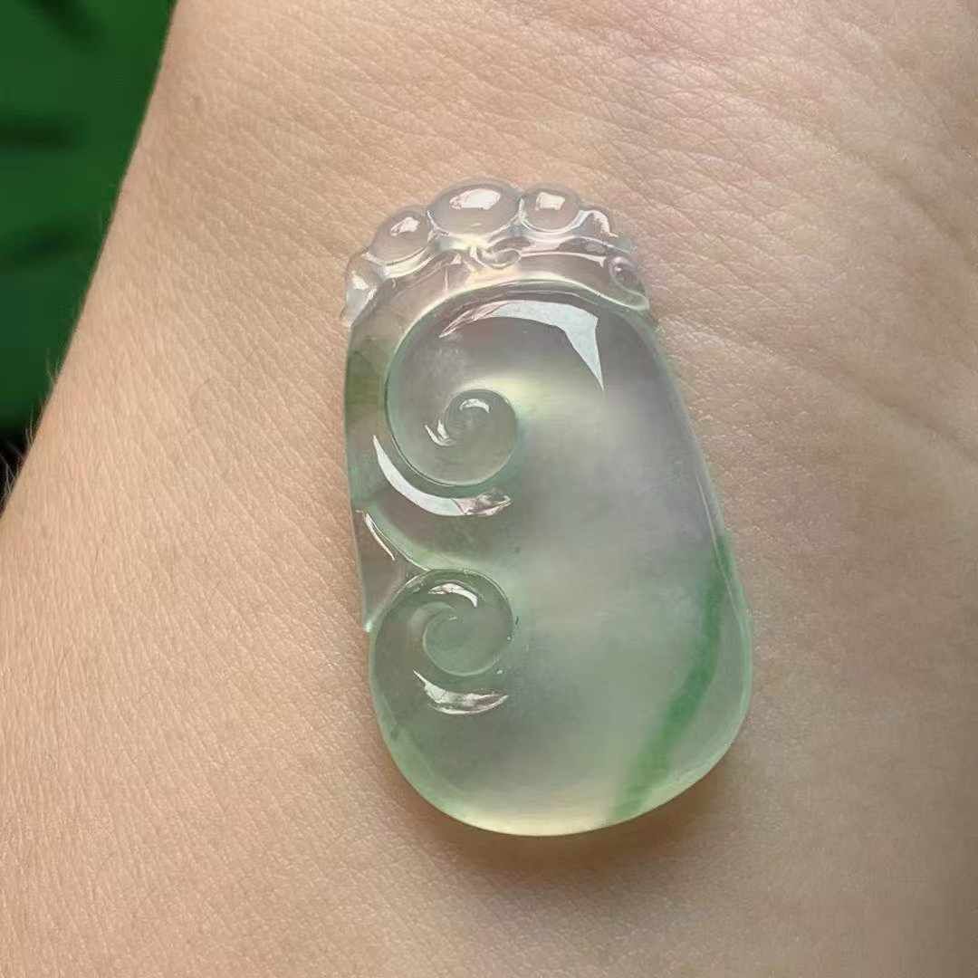 924351 翡翠冰種飄花如意