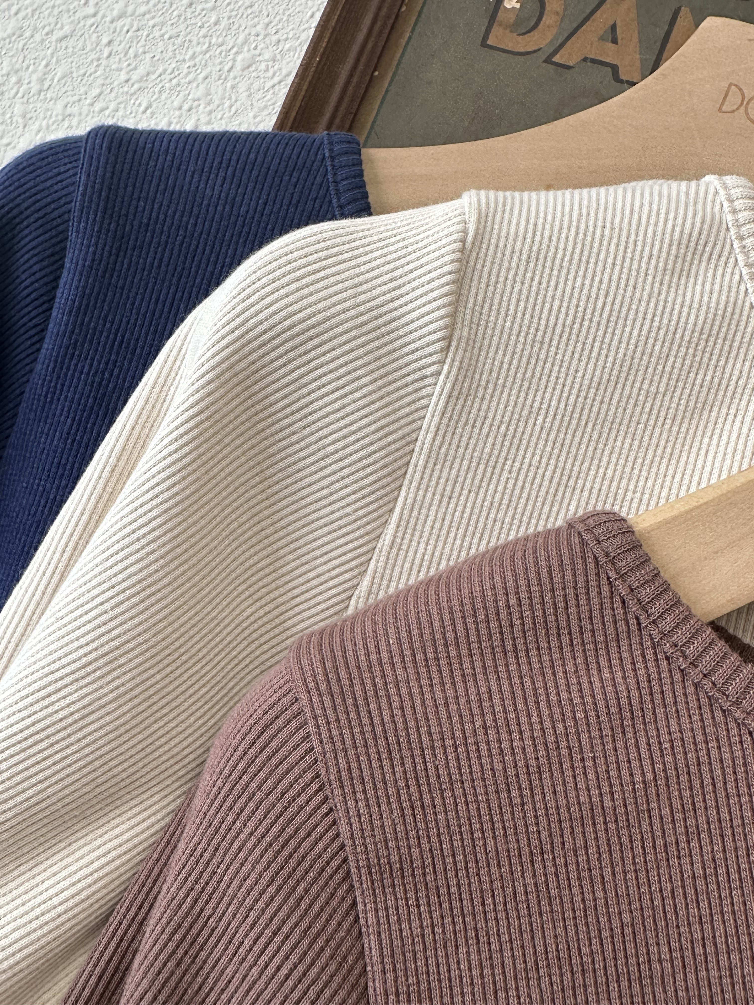 超藏肉！2wayU領坑紋TEE - BL53804