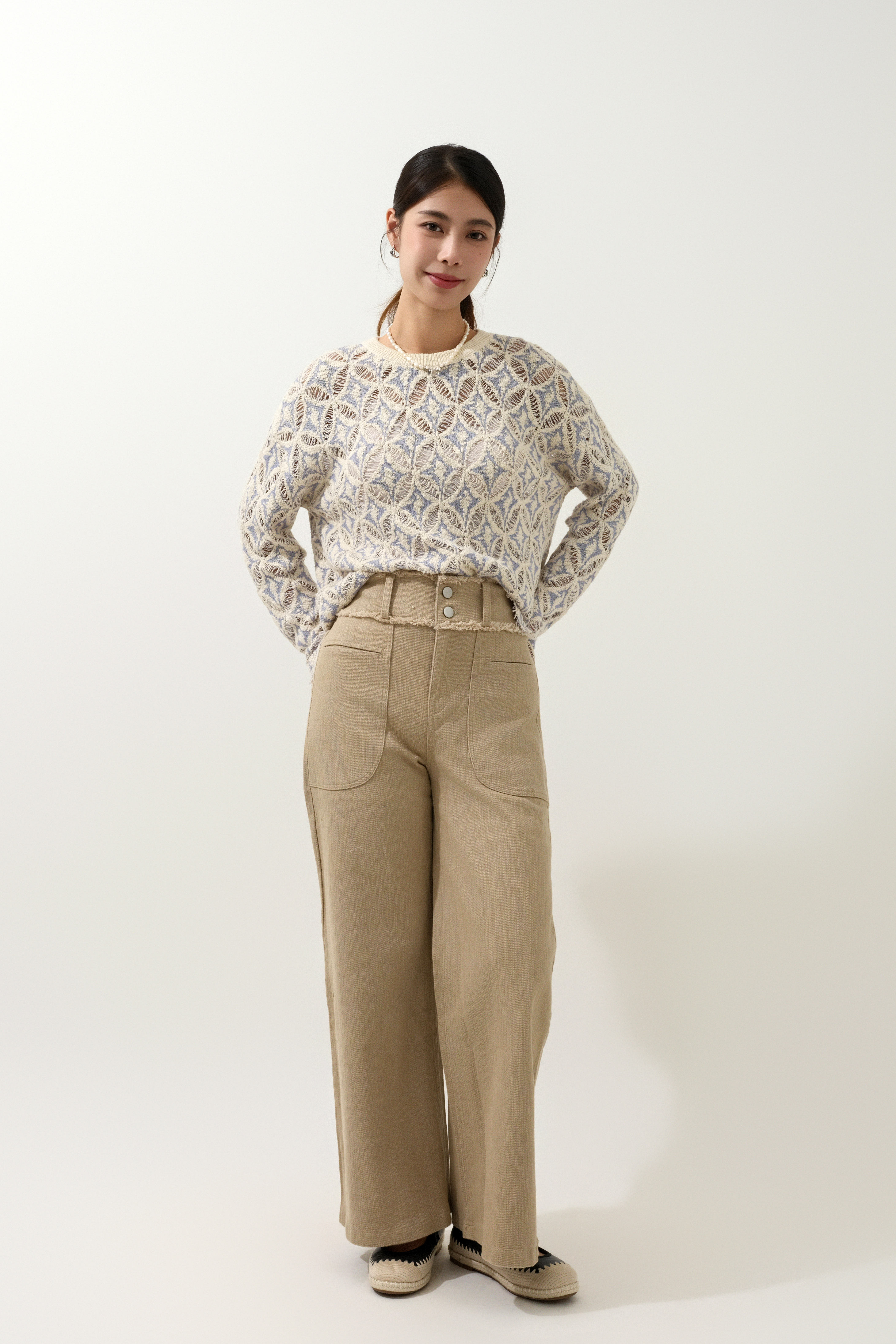 狗牙毛邊通花圈針織上衣  (現貨款式）