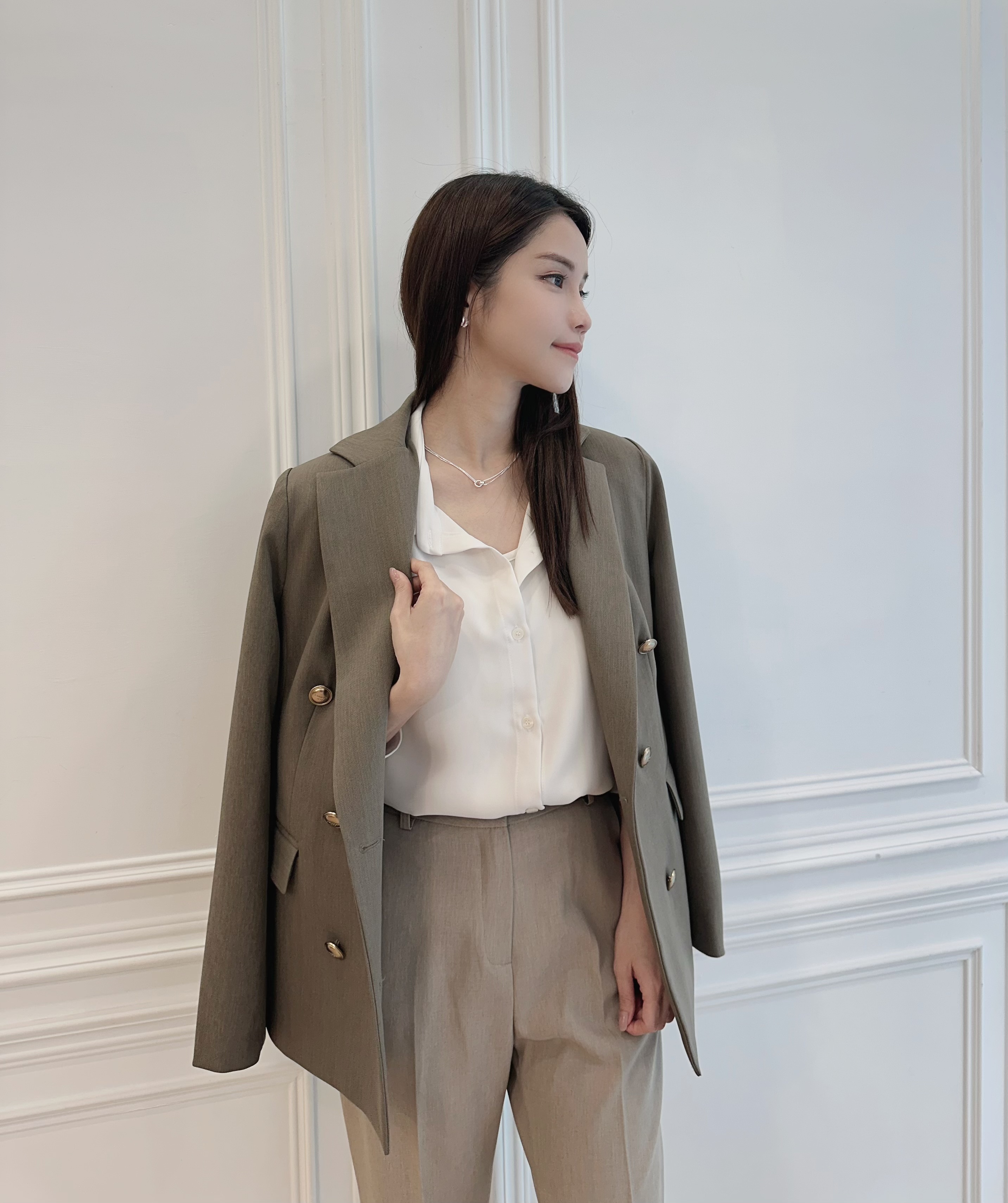 氣勢感細緻金釦織紋西外