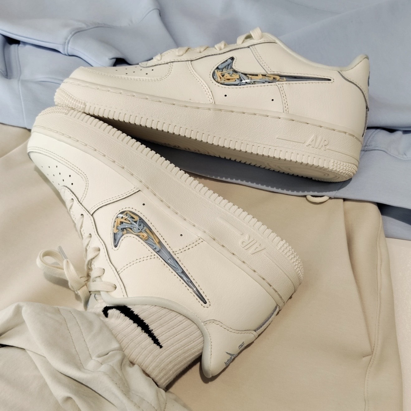 NIKE AIR FORCE 1白 流沙勾 休閒 大童鞋 IM6697-141