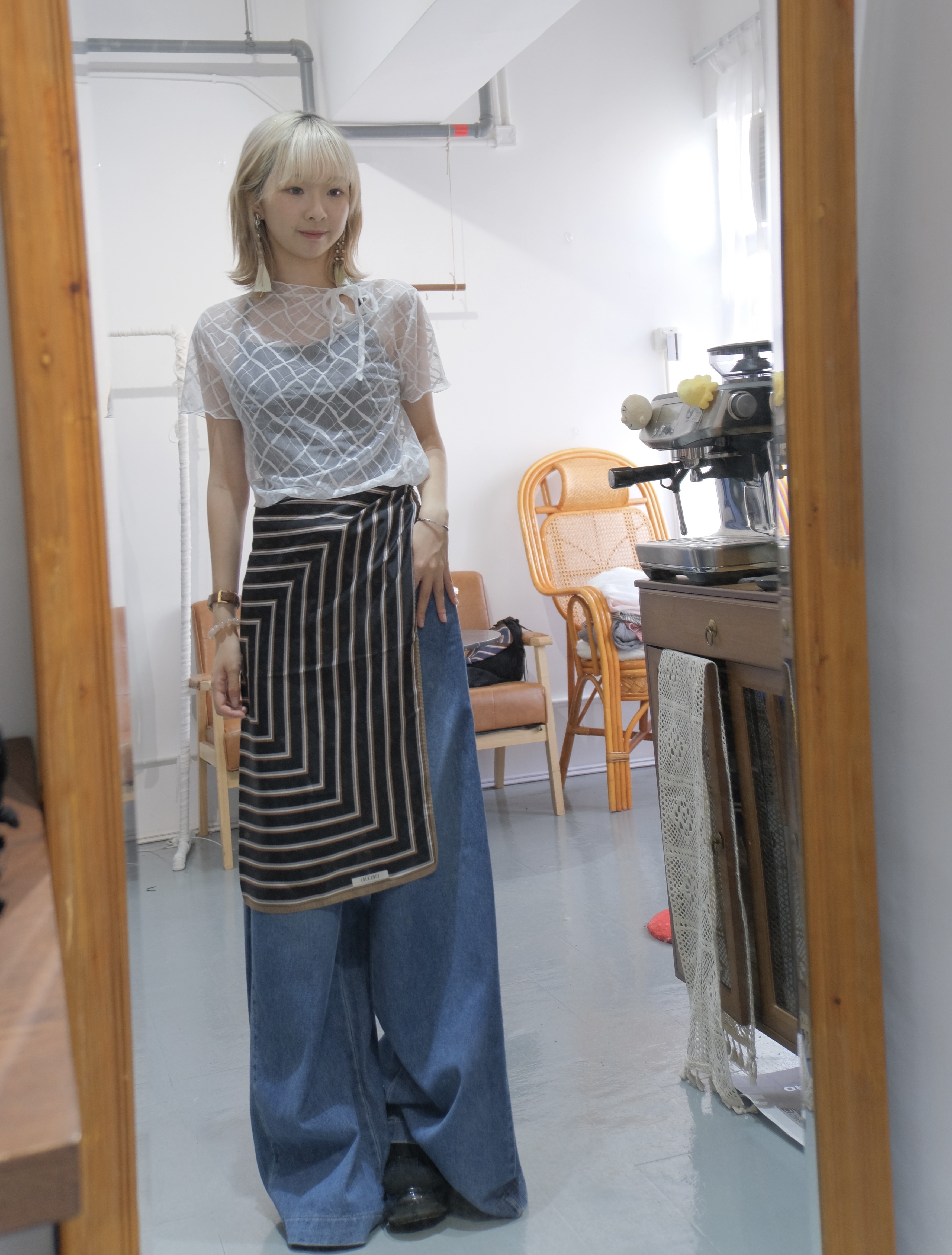 斜綁領菱格透透Top