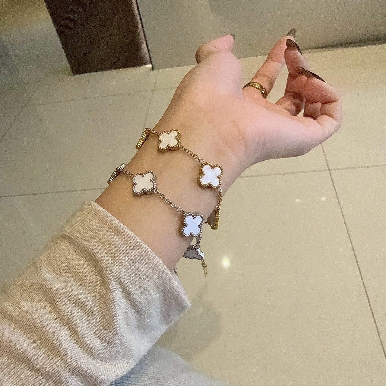 低奢白母貝k18”中號五花四葉草手鍊