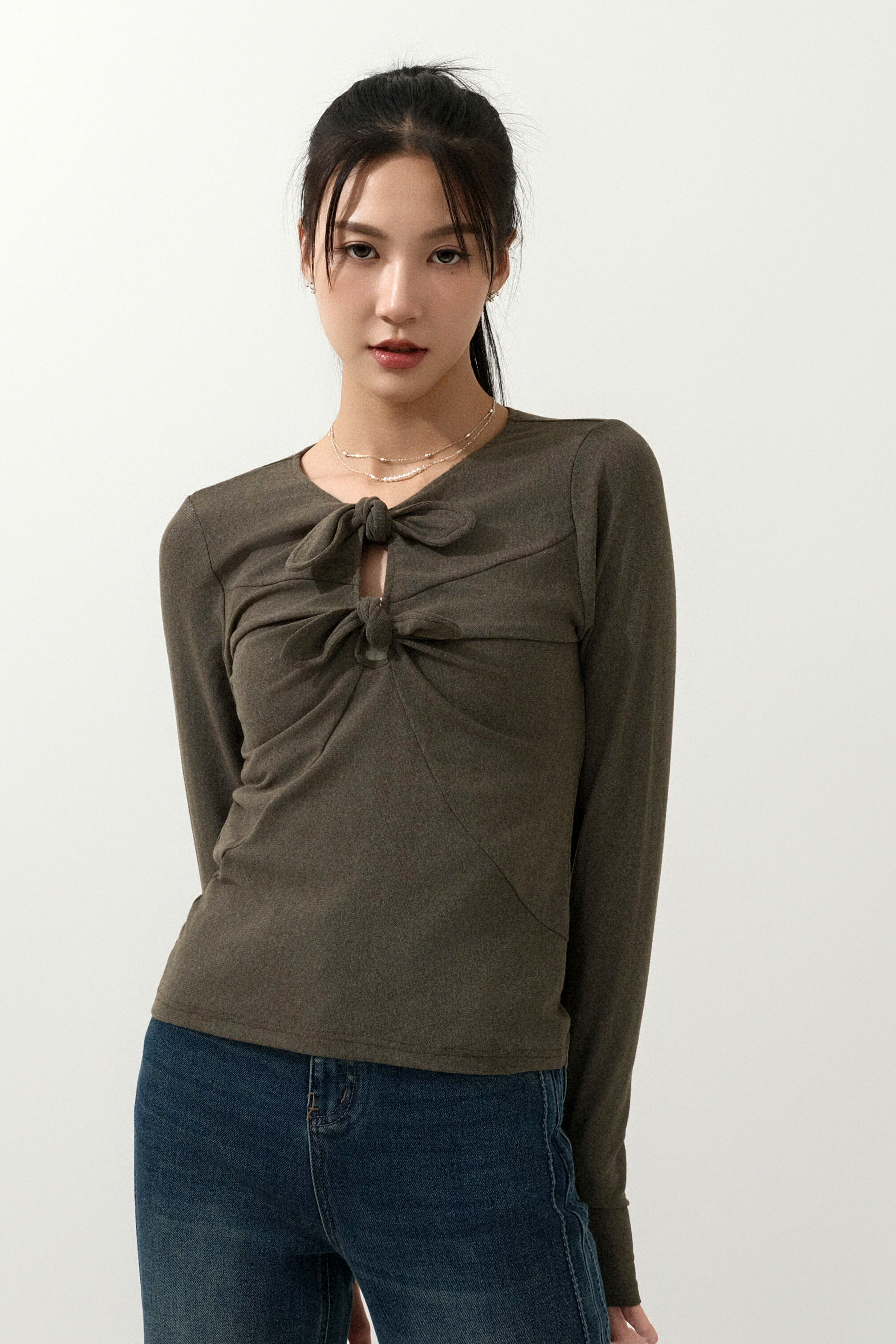 雙蝴蝶結領薄針織上衣 (現貨款式）