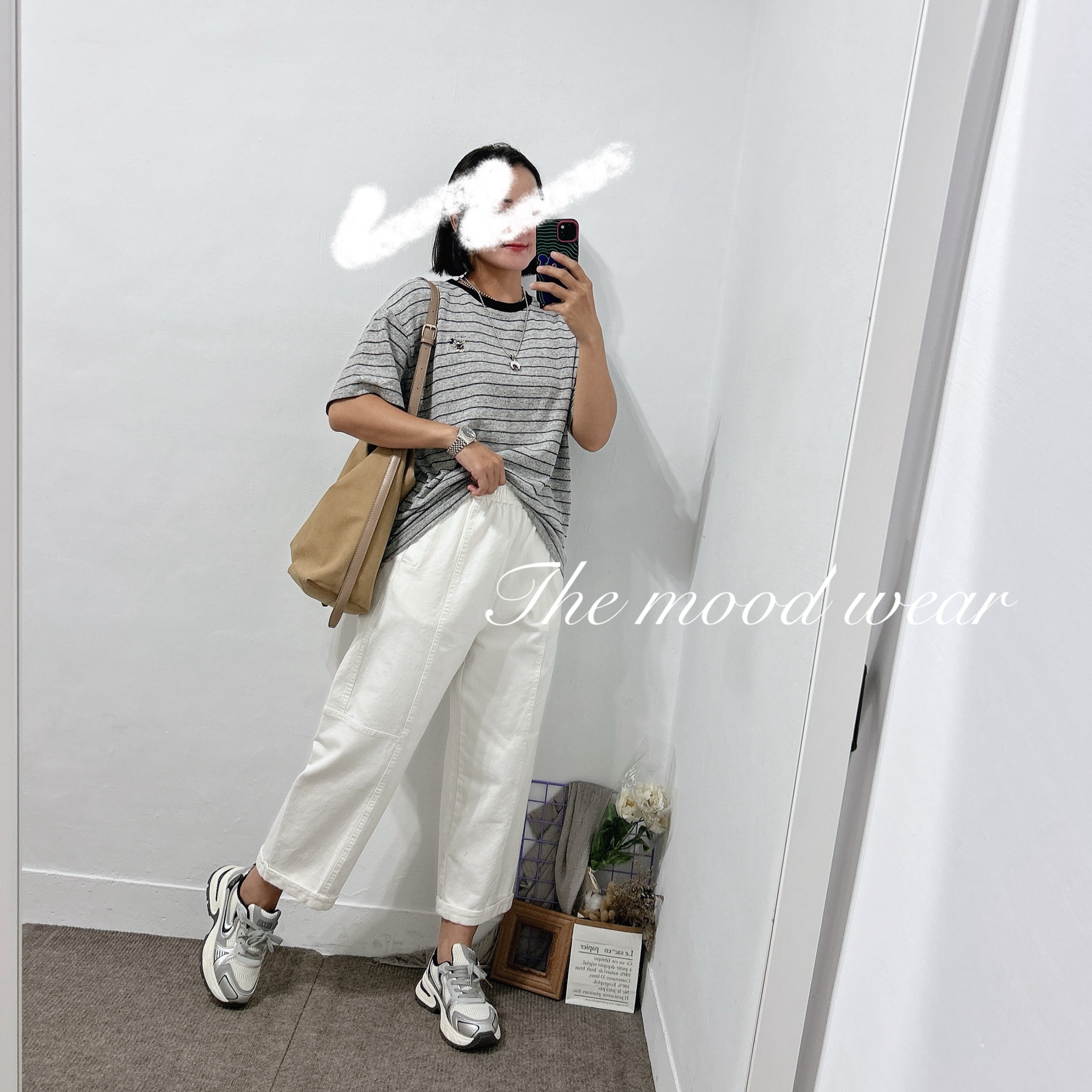 可愛立體刺繡摩毛條紋短袖上衣(深灰/淺灰色)