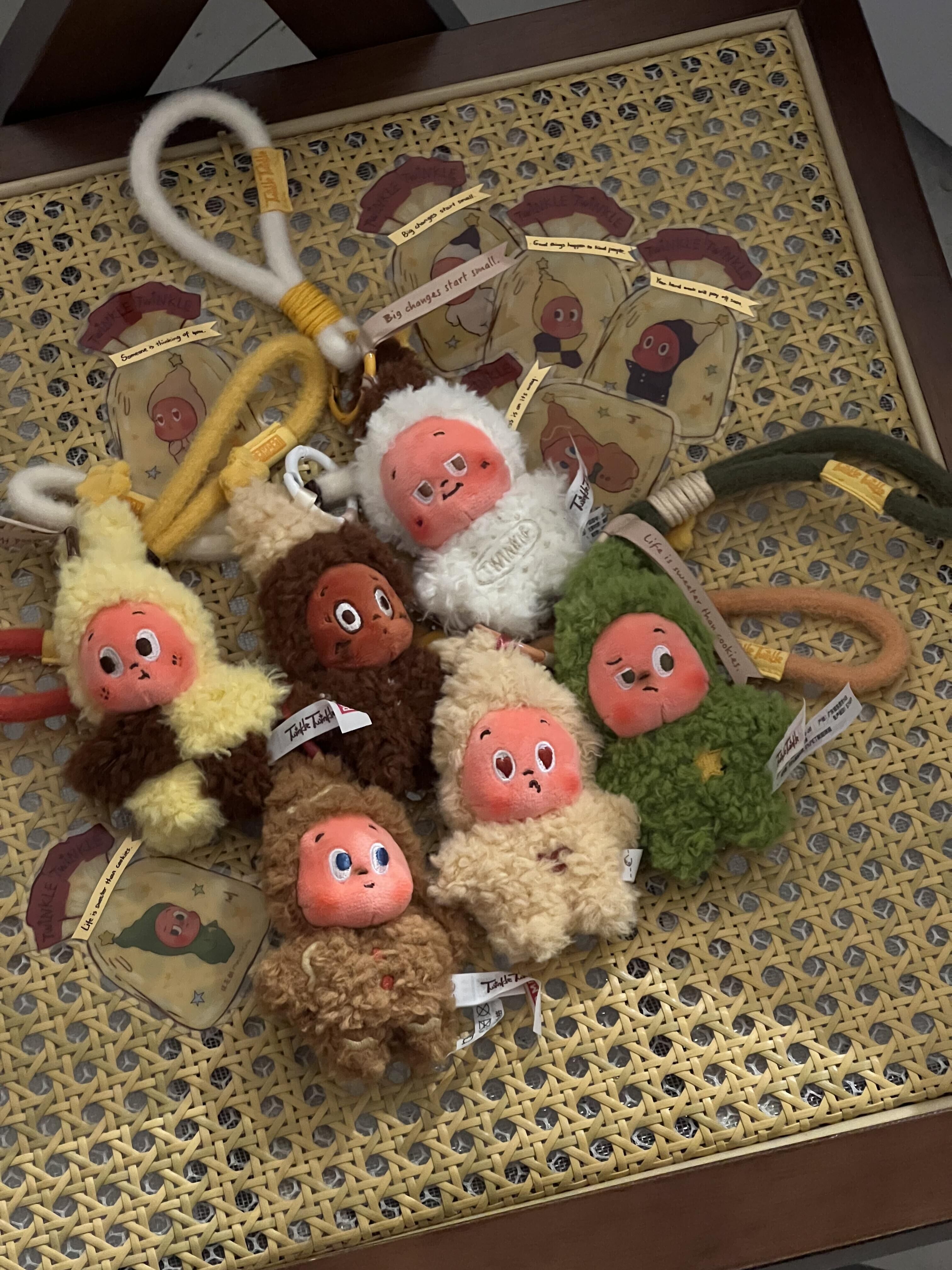 POPMART 泡泡瑪特 星星人美味時刻 現烤小餅乾 吊飾 鑰匙圈 毛絨吊飾 6+1款(任買兩件711免運)/預購