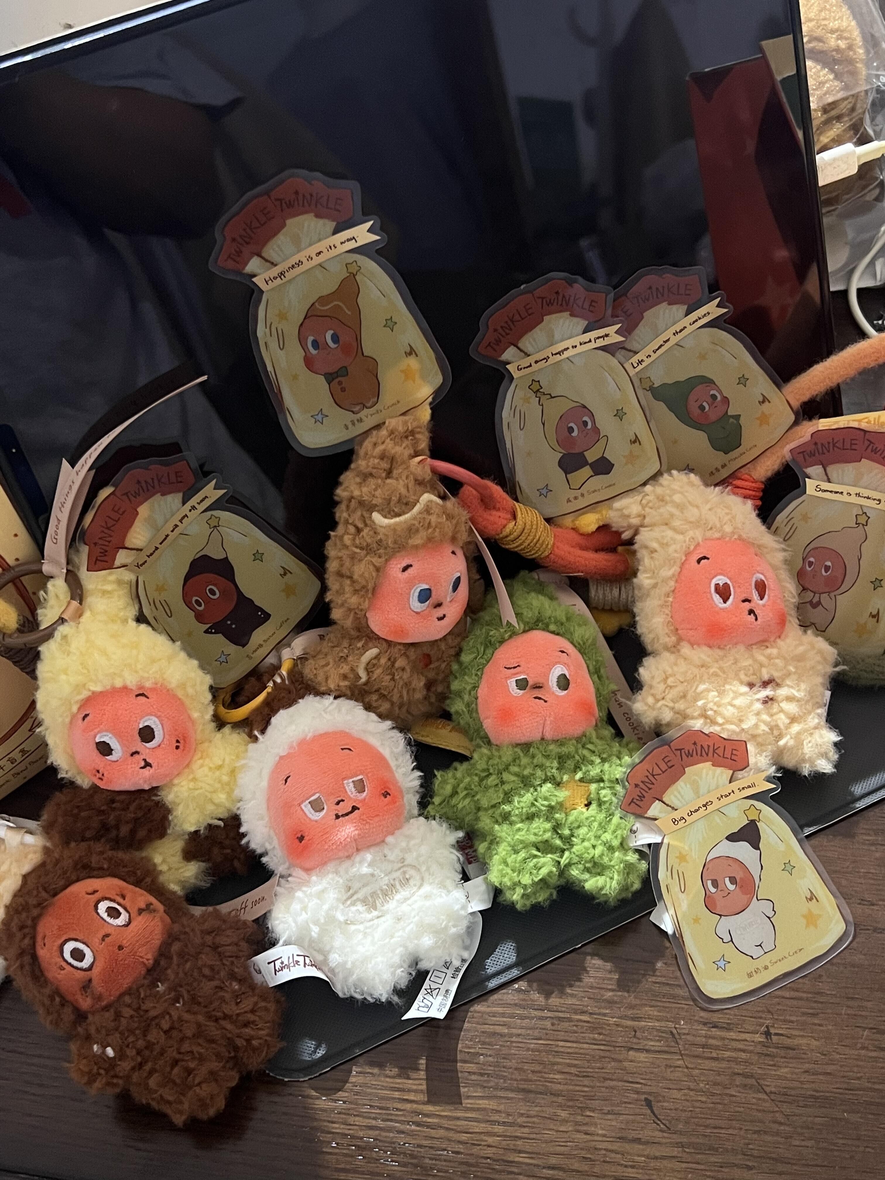 POPMART 泡泡瑪特 星星人美味時刻 現烤小餅乾 吊飾 鑰匙圈 毛絨吊飾 6+1款(任買兩件711免運)/預購