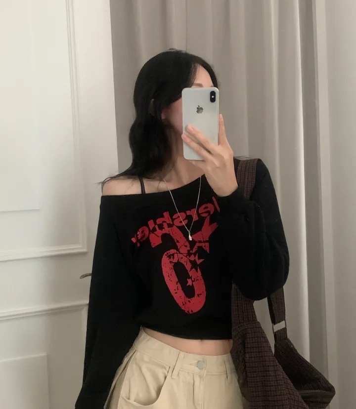 【優惠價現貨】韓國寬領印花露肩衛衣（4色）