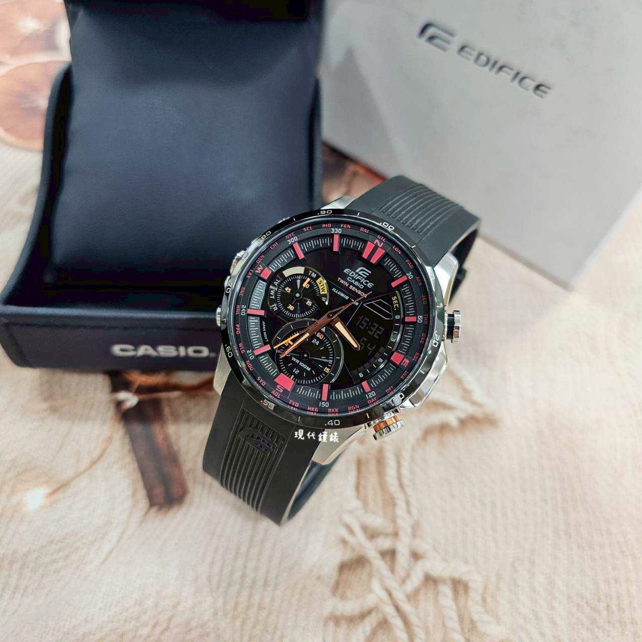 【 EDIFICE】黑曜時空 ‧ 獵隼羅盤ERA-300B-1A 45mm 現代鐘錶