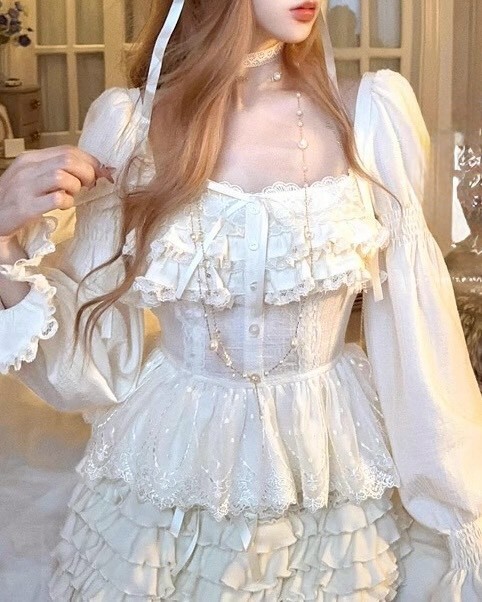 設計師家復古領多層蕾絲收腰散擺上衣