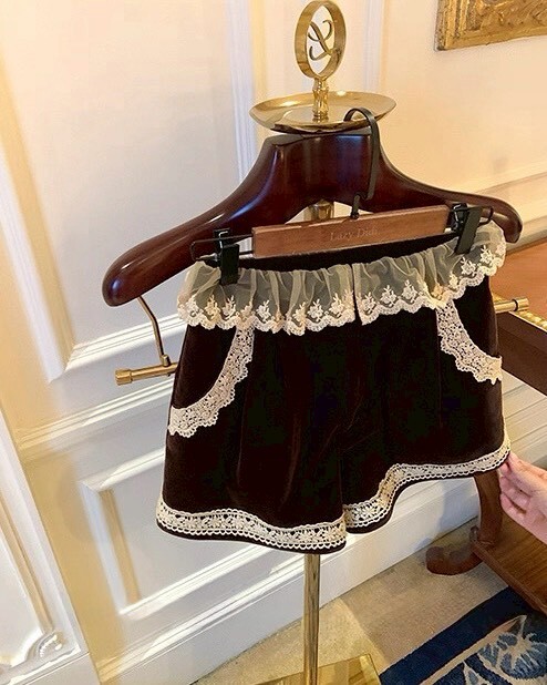 設計師家深咖色腰頭蕾絲網紗絲絨褲管刺繡蕾絲短褲