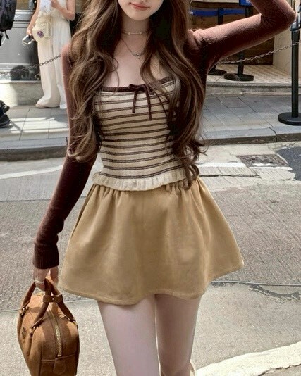 設計師家咖色圓弧外套+奶咖配色背心含羊毛+風衣面料感設計短裙