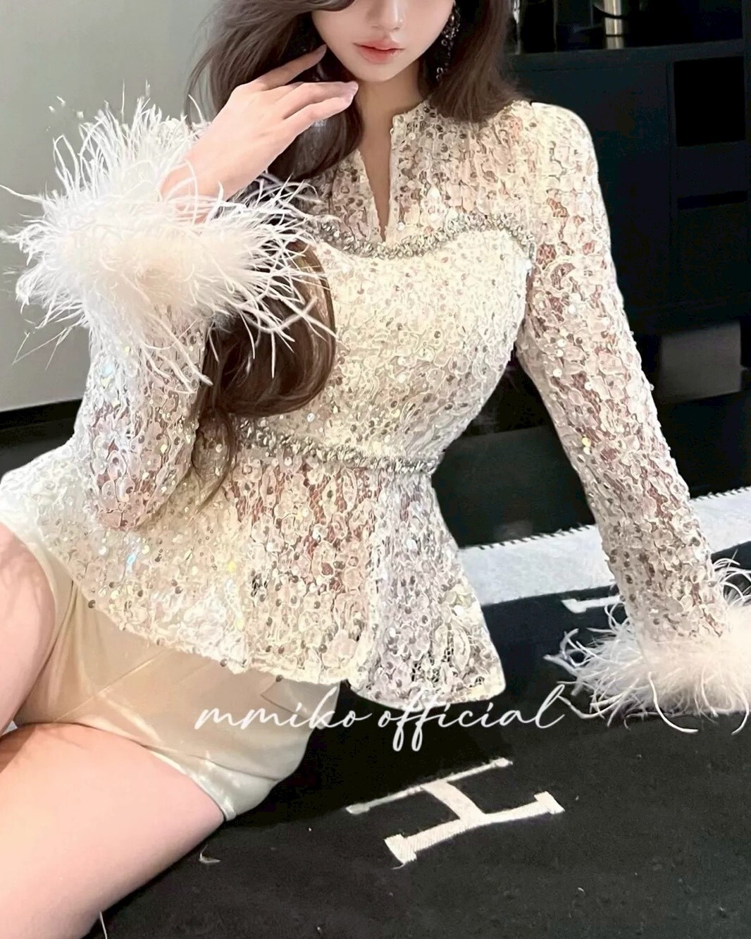 設計師家超重工蕾絲鑽飾袖接羽毛上衣