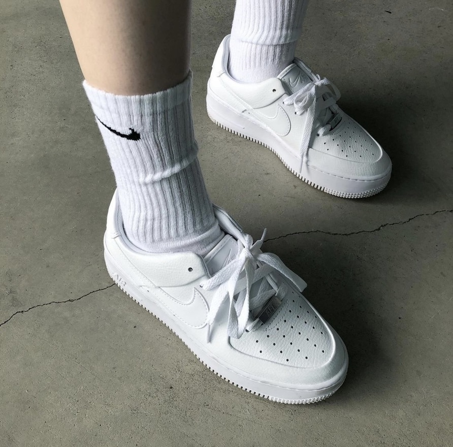 現貨┃NIKE EVERYDAY LIGHTWEIGHT LOGO SOCKS 白色 黑色 薄款 長襪 襪子