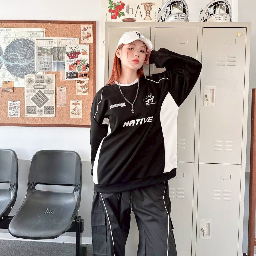 NATIVE TONGUE 7 拼接賽車風大學T