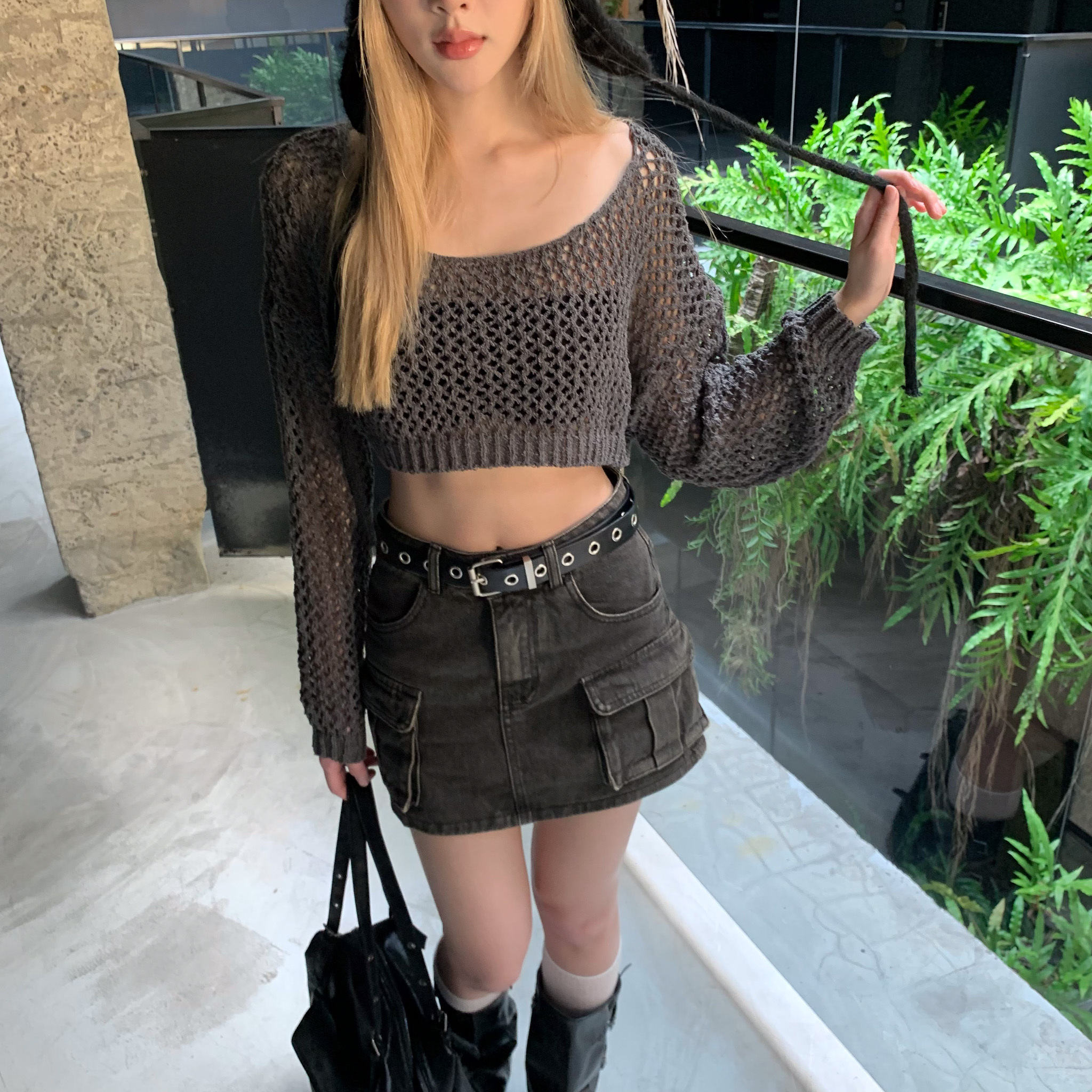 ISA_十月(疊穿!)辣度 洞心針織大寬領短版上衣_59034