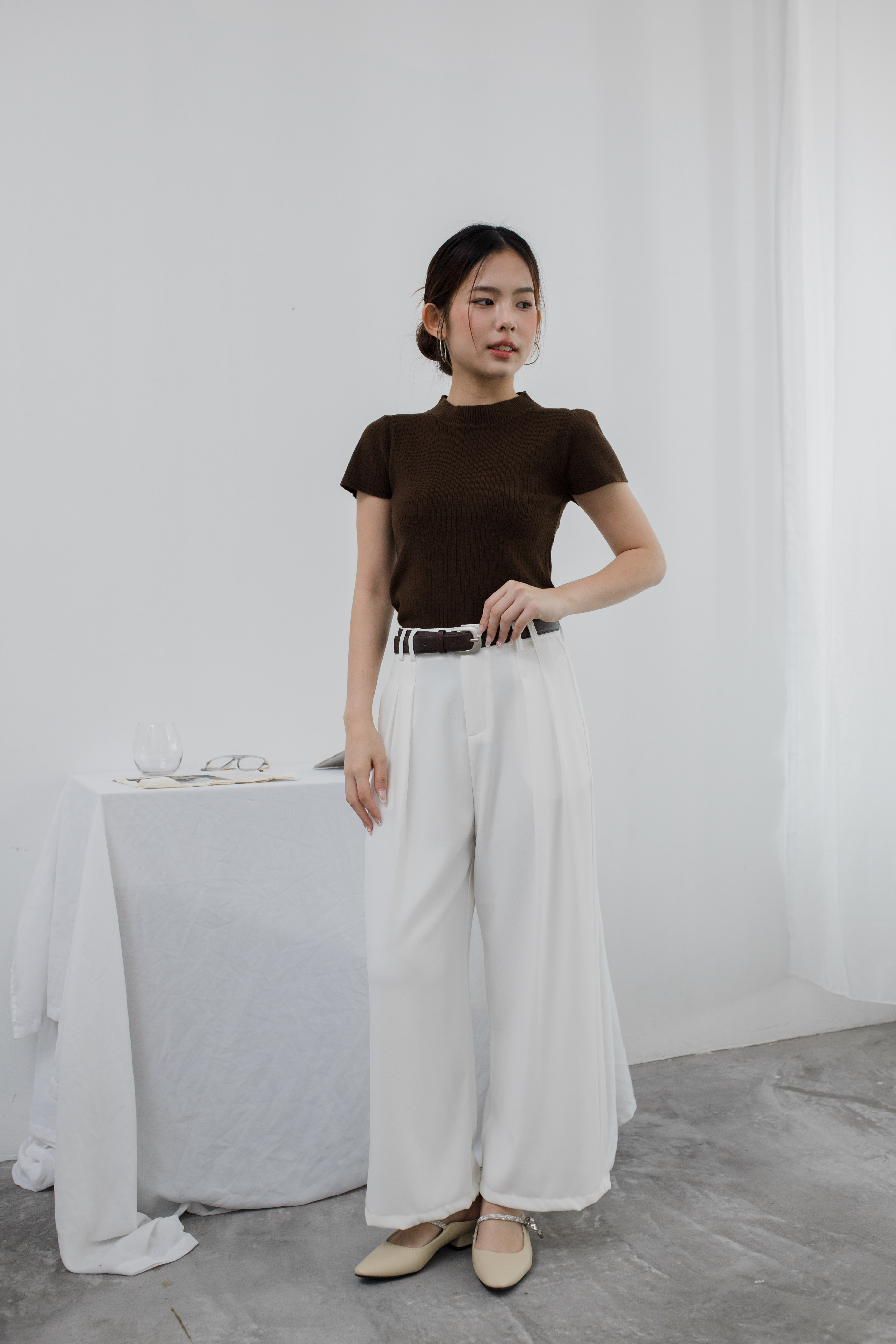 Beaky Pleated Tailored Pants in White - 2523PLWHI