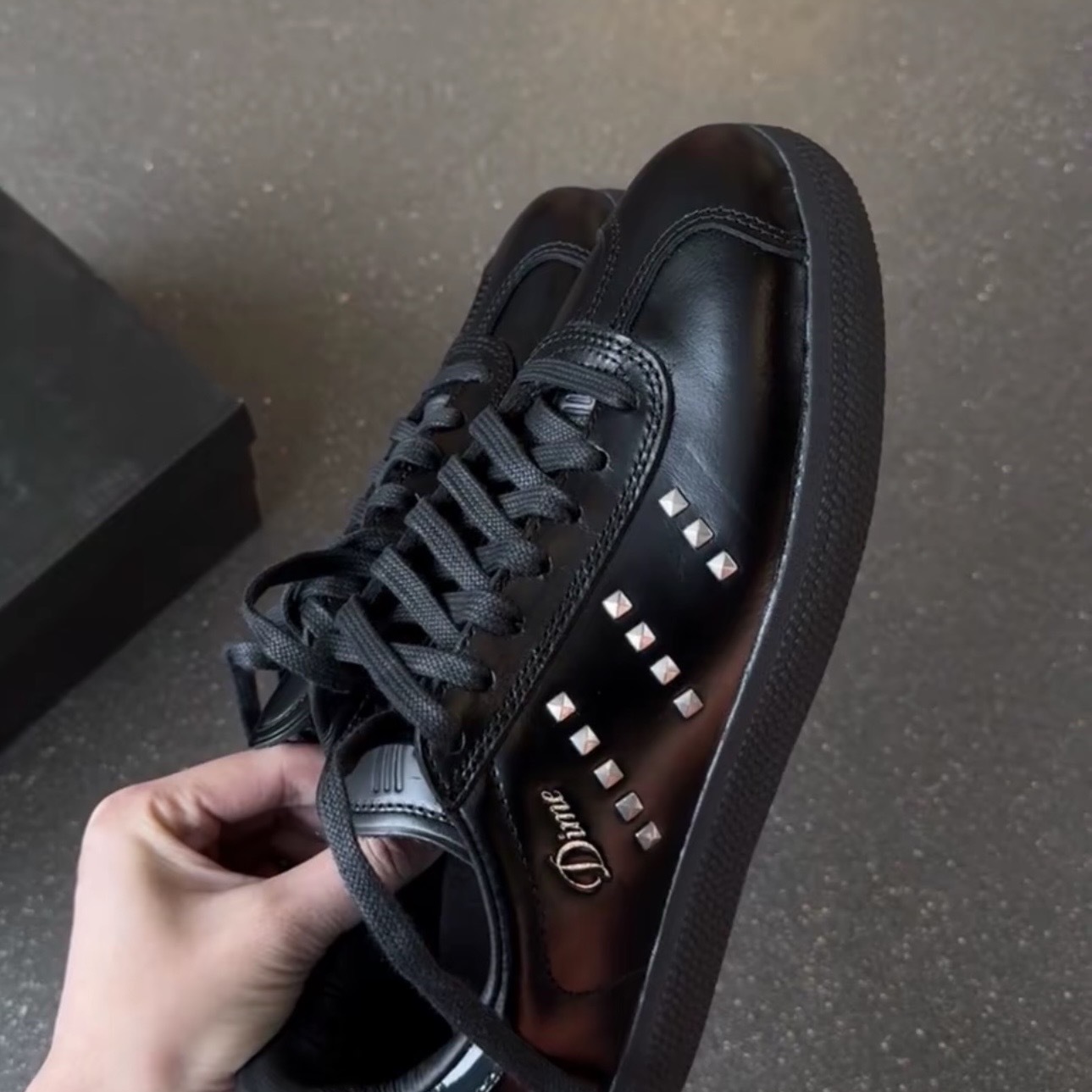 DIME x ADIDAS ORIGINALS GAZELLE ADV 全黑 小皮鞋 金屬方釘 板鞋 愛迪達 聯名款 IH2946