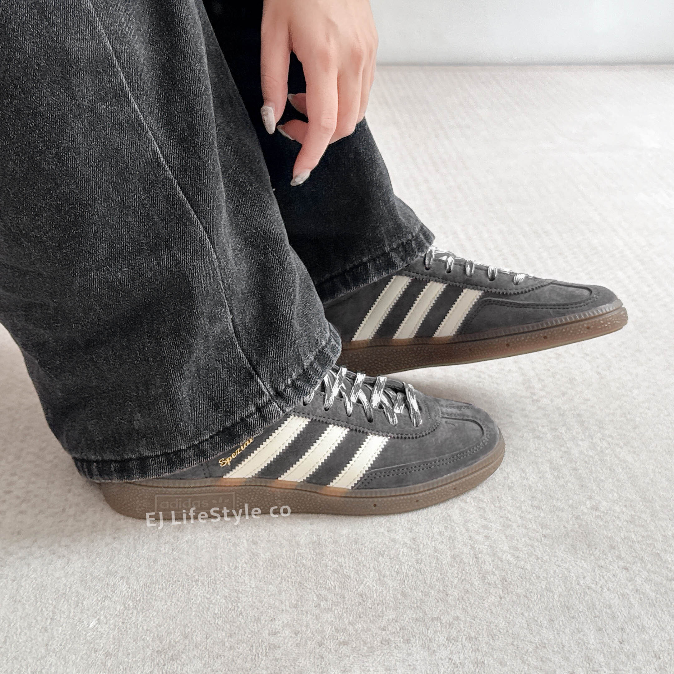 ADIDAS HANDBALL SPEZIAL 調色盤系列 霧霾灰 奶油白 米白 焦糖底 編織鞋帶 男女鞋 KJ6303 / 調貨