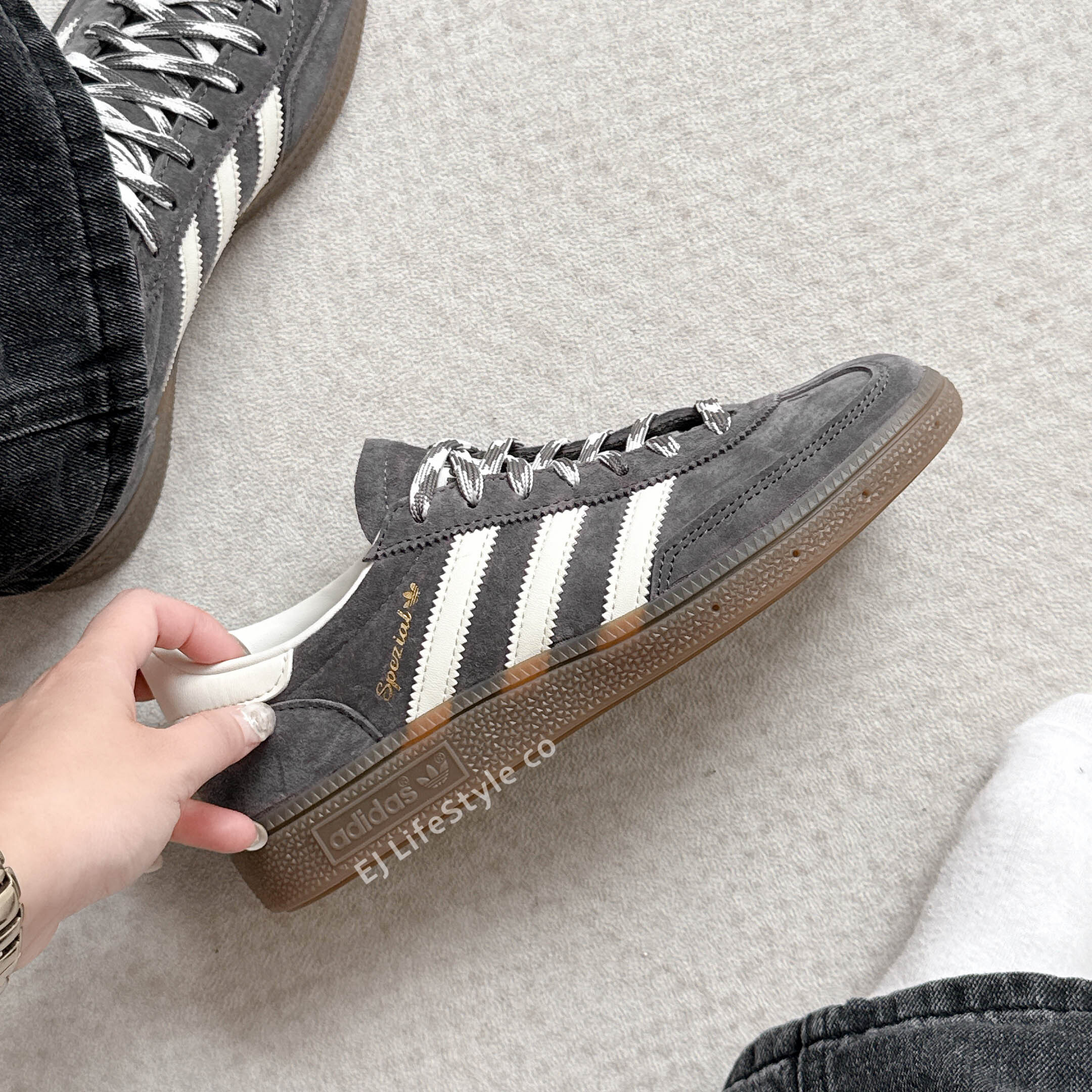 ADIDAS HANDBALL SPEZIAL 調色盤系列 霧霾灰 奶油白 米白 焦糖底 編織鞋帶 男女鞋 KJ6303 / 調貨