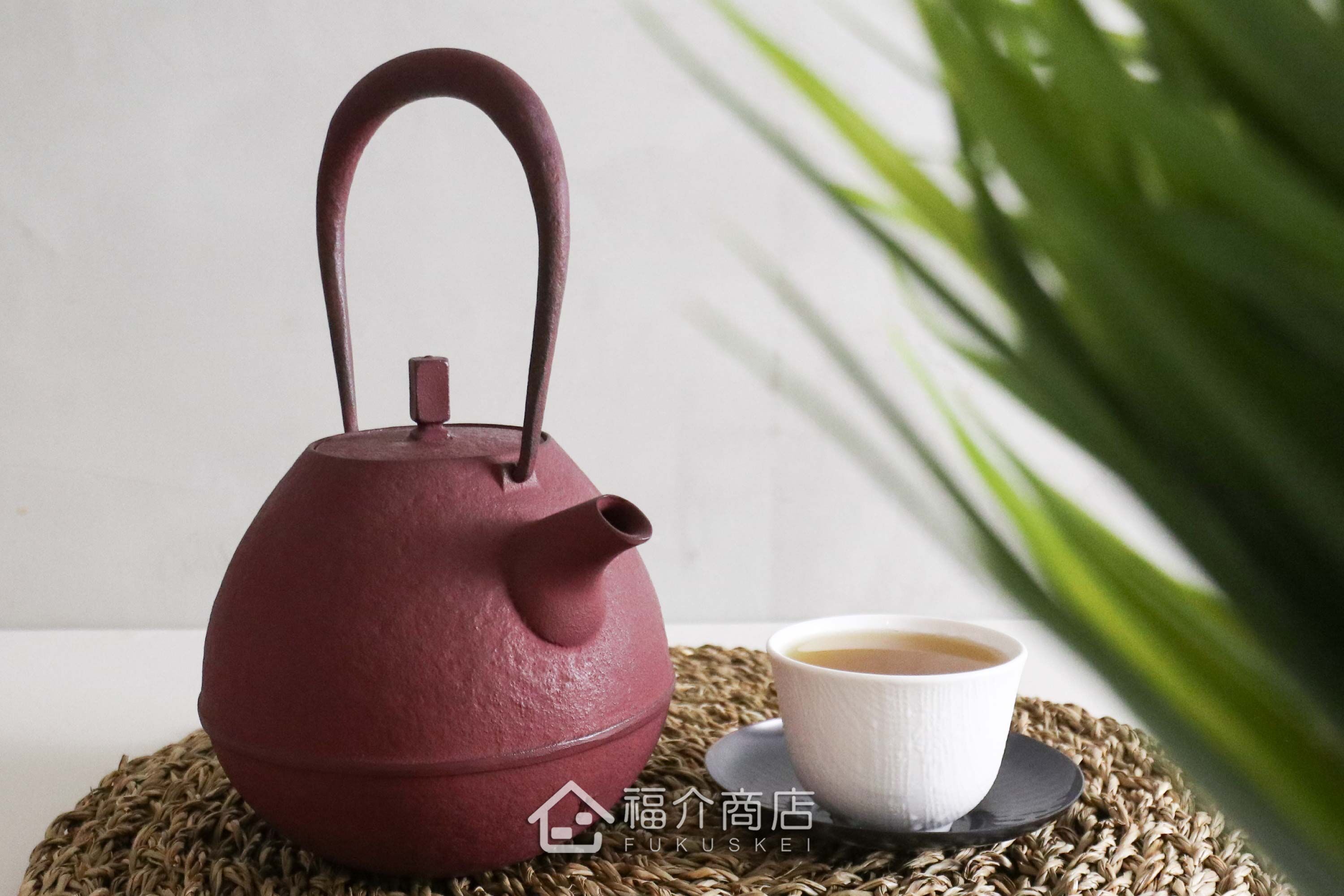 煮水泡茶用的鐵壺