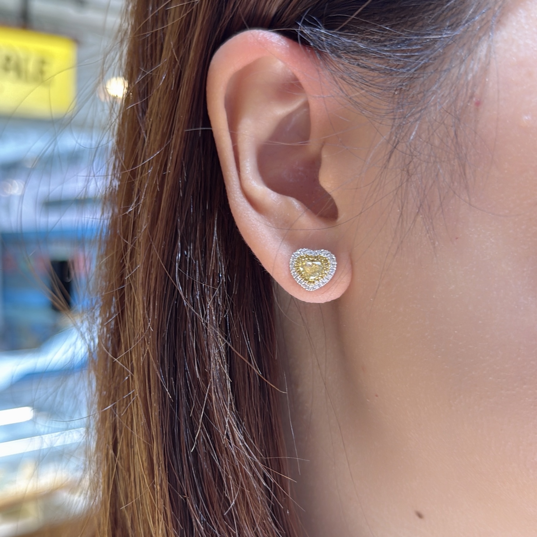 18K金天然彩黃鑽耳釘 -心形切割