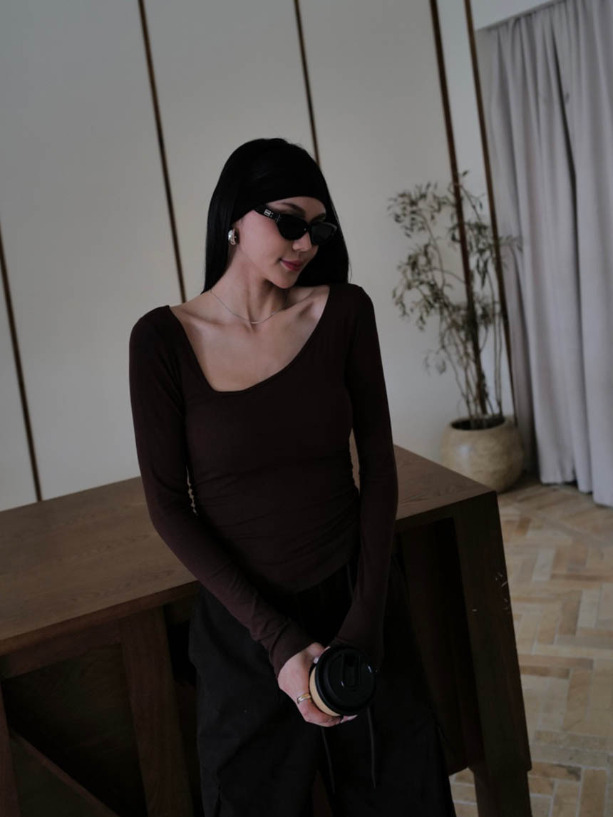 氣質斜肩長袖上衣(附胸墊)*4色