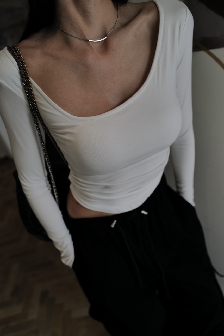 氣質斜肩長袖上衣(附胸墊)*4色