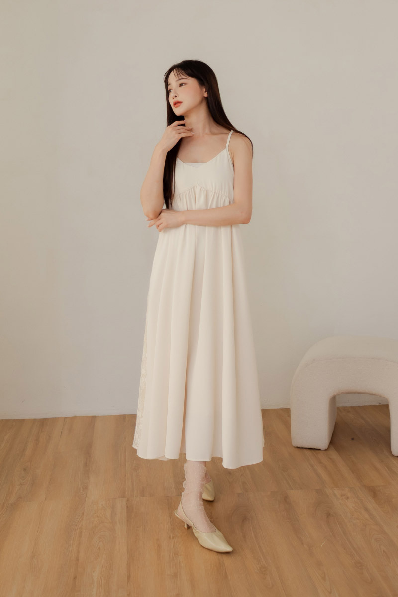 蕾絲拼接雪紡吊帶洋裝