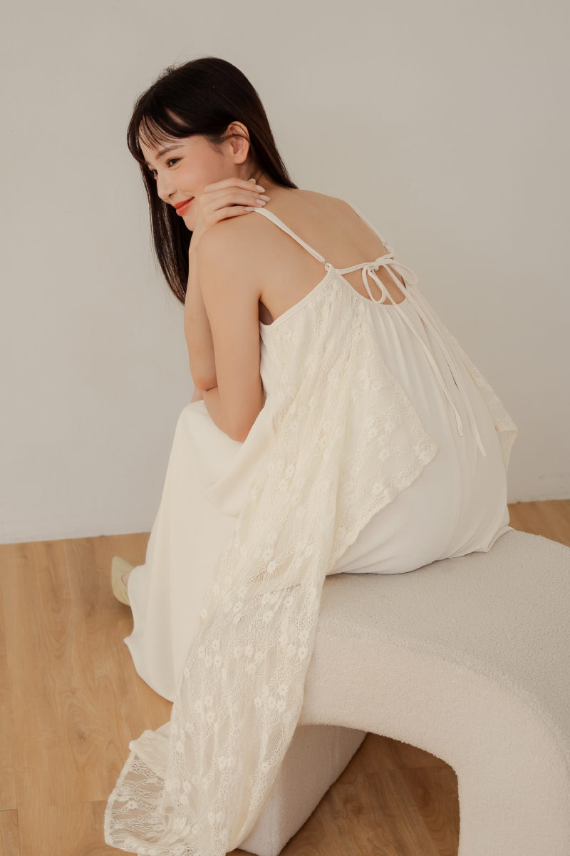 蕾絲拼接雪紡吊帶洋裝
