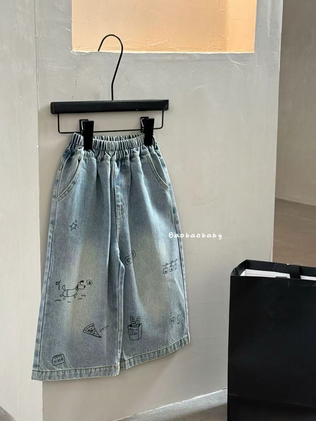 可愛插畫牛仔褲(版型偏大)