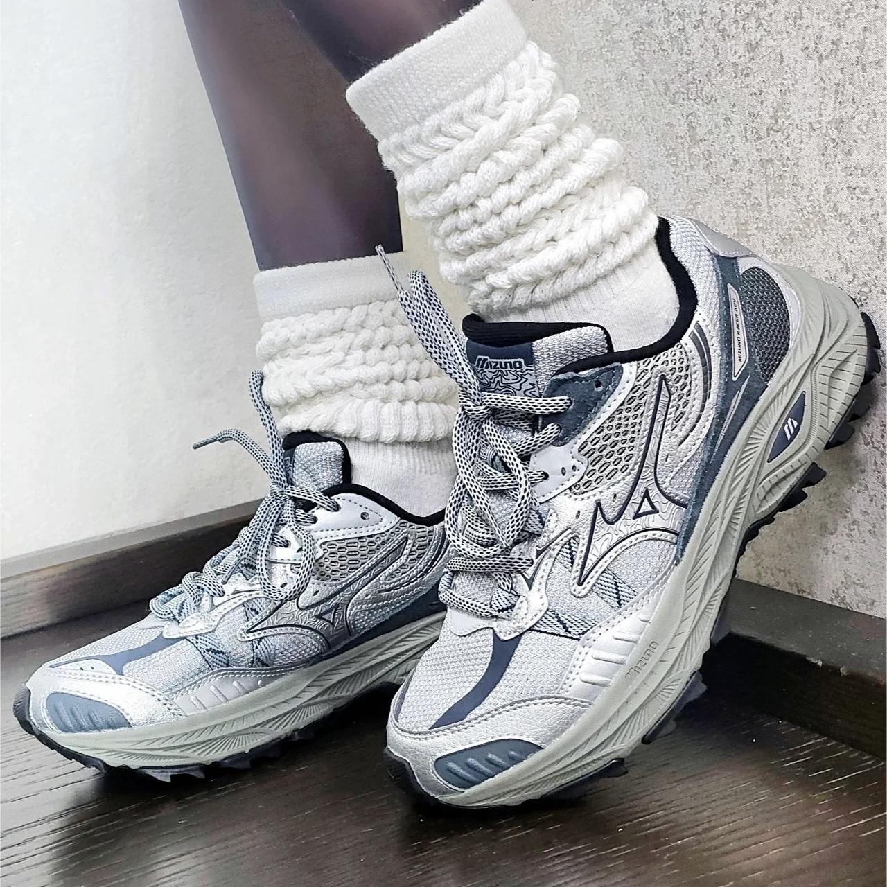 MIZUNO 美津濃 Racer ADV 灰銀色 銀灰色 液態銀壓紋 復古慢跑鞋 D1GH241202