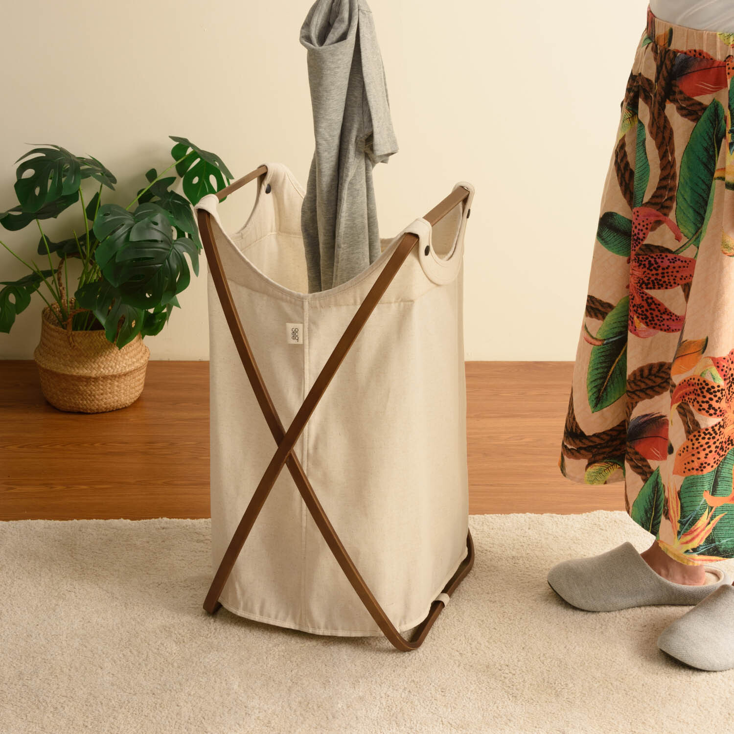 BUTTERFLY 肩背洗衣籃