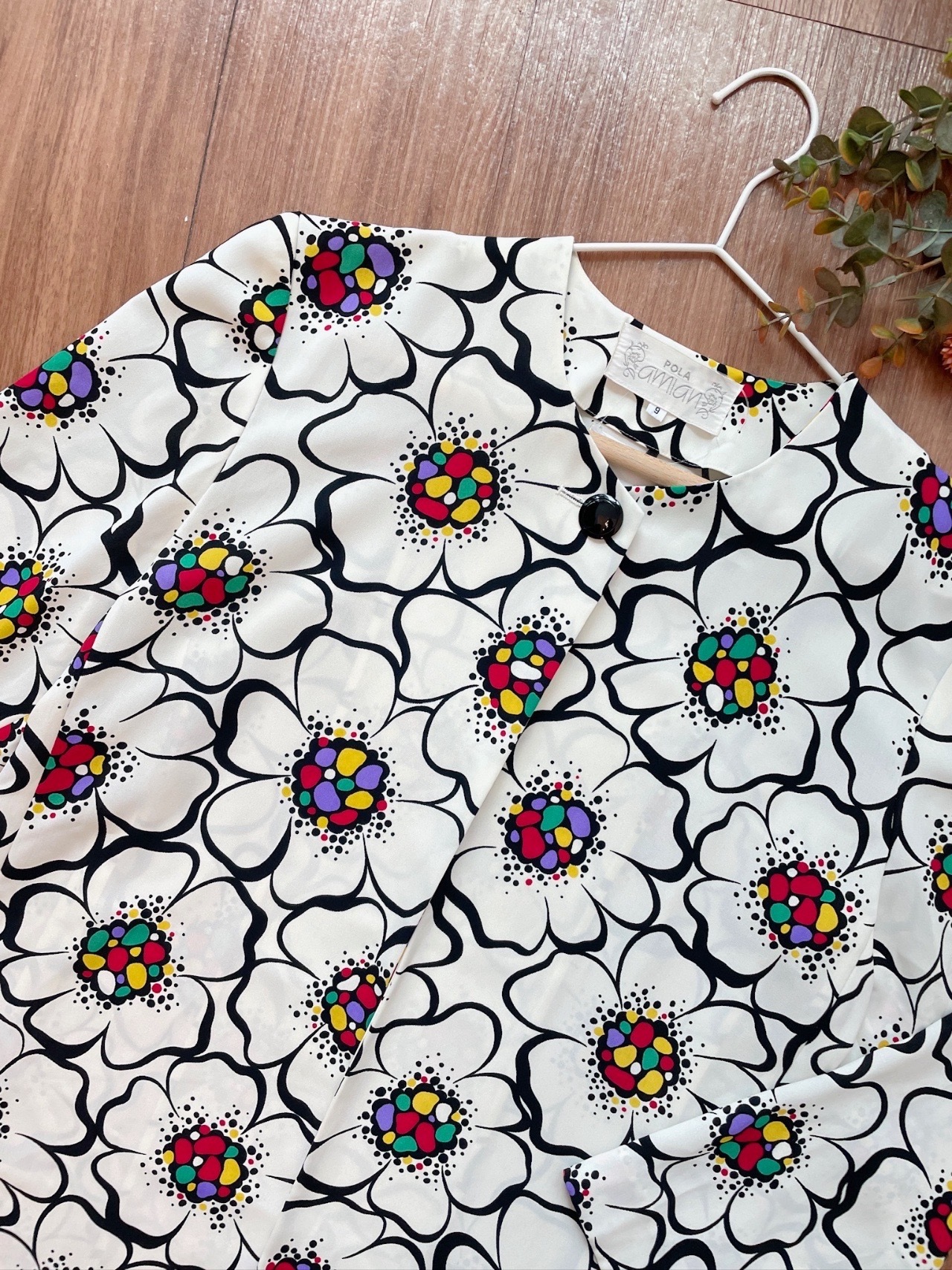 日本製白色藝術風五彩花蕊古著上衣