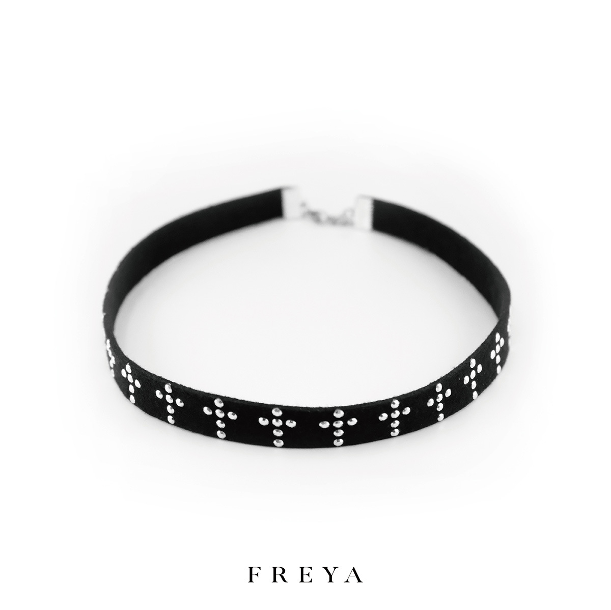 FREYA  黑曜十字頸鏈