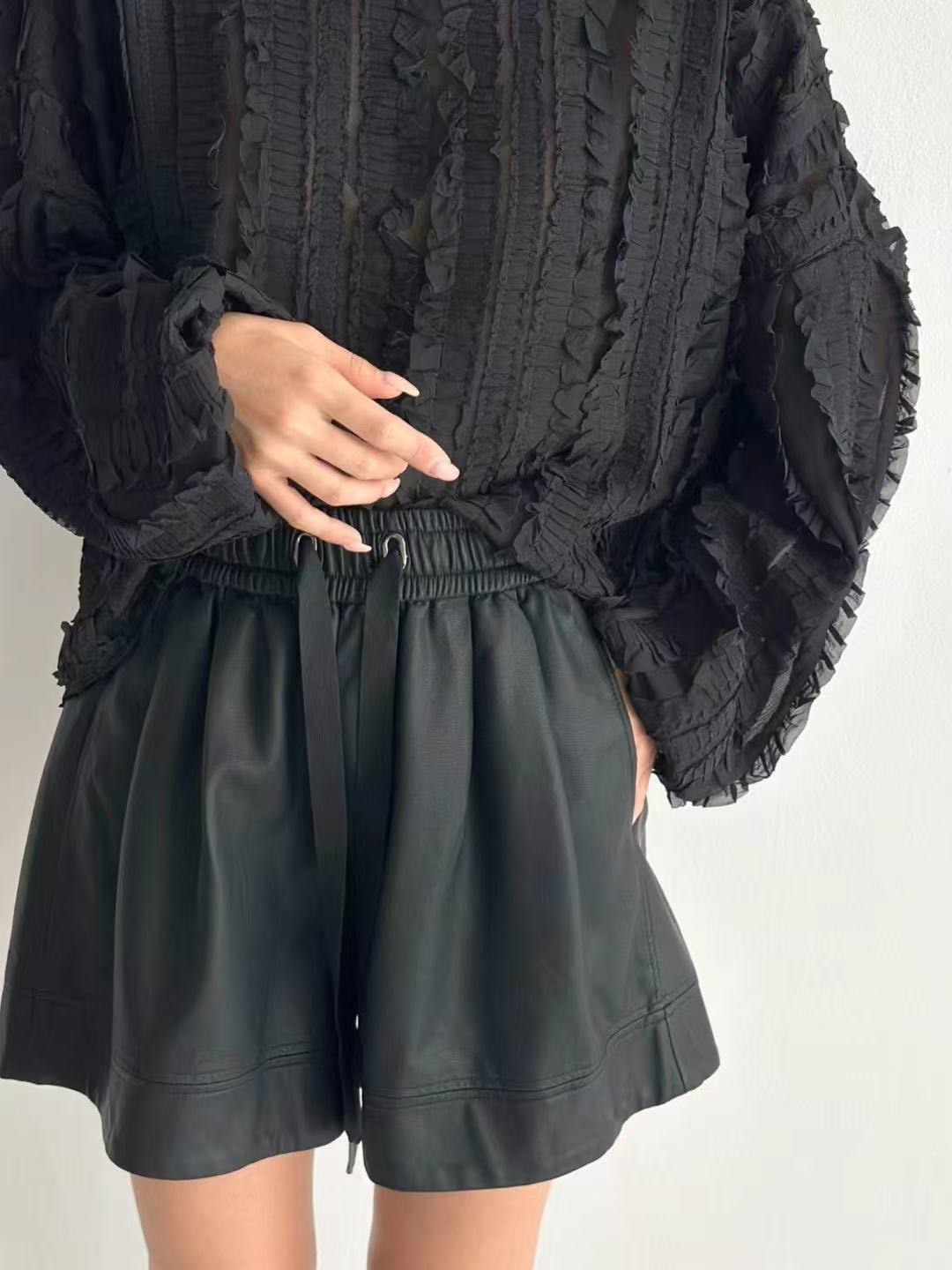 寬綁帶PU短褲
