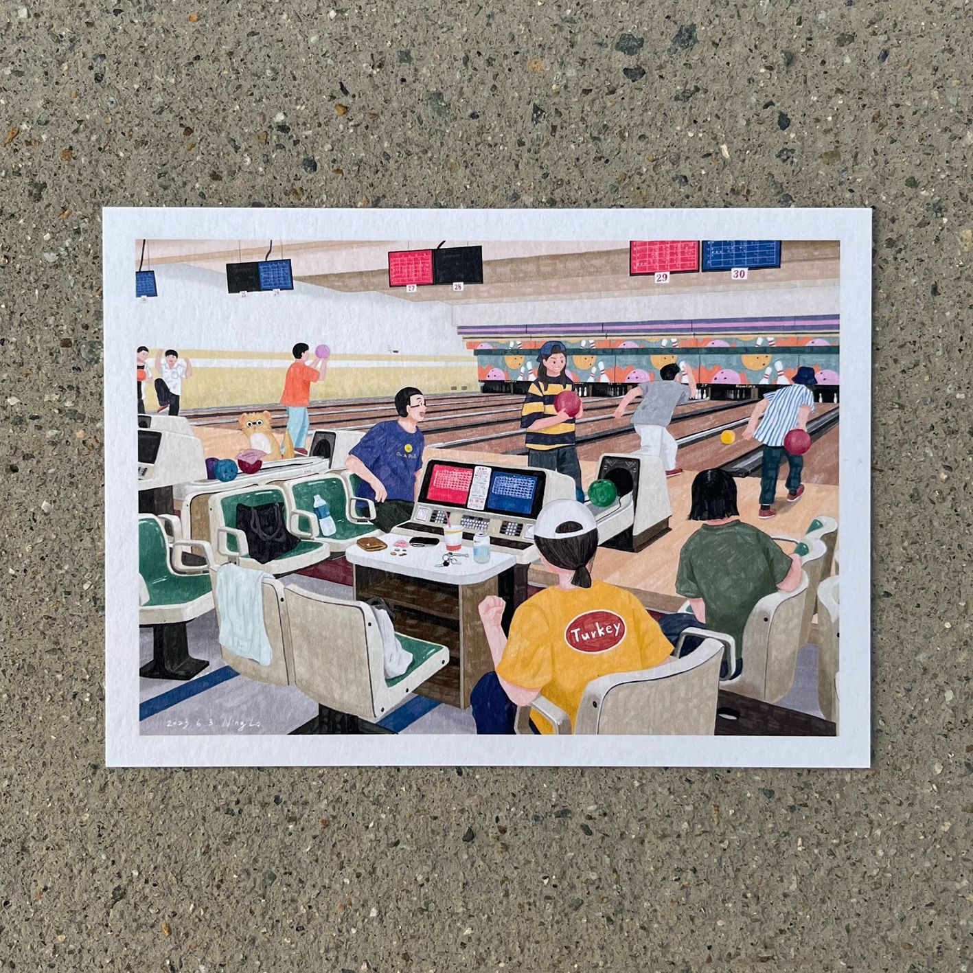 翻滾保齡球館_活所在系列 插畫明信片｜羅寗 Lo Ning