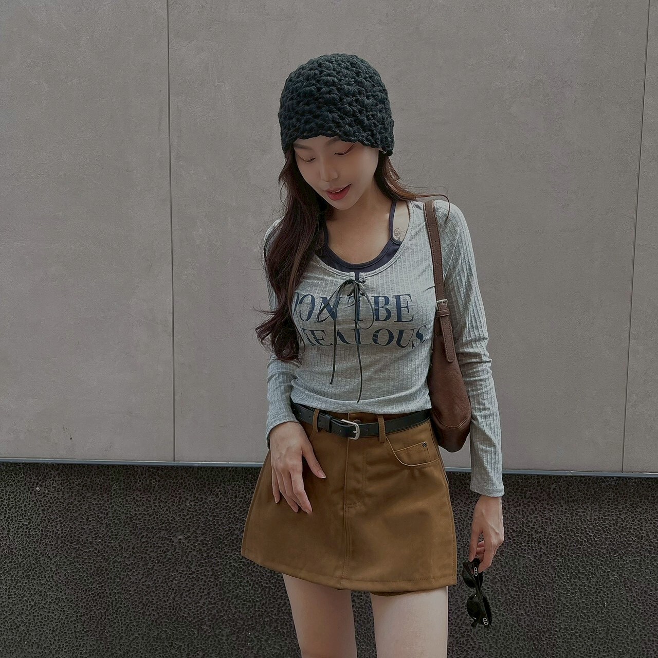 洗舊字母假兩件掛脖上衣/三色